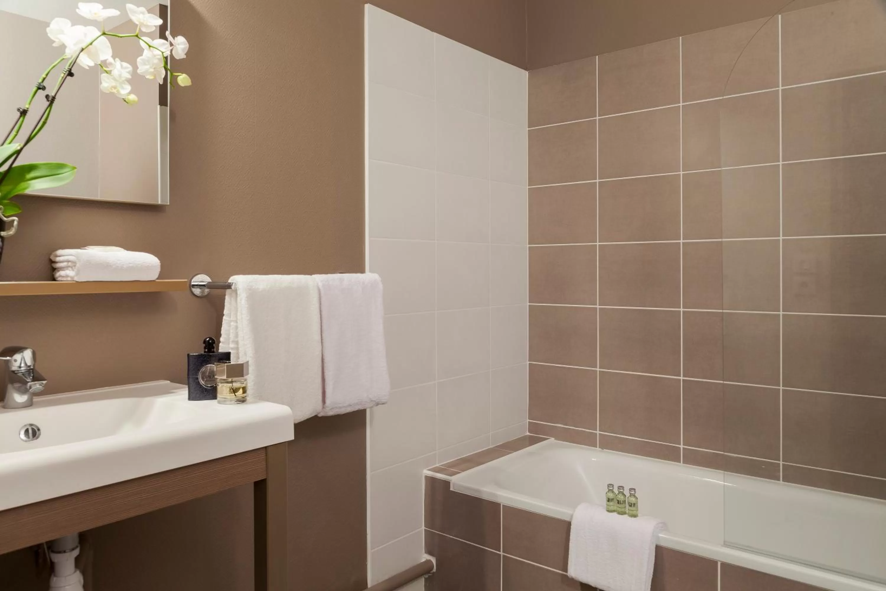 Bathroom in Nehô Suites Porte de Genève - Gare Annemasse