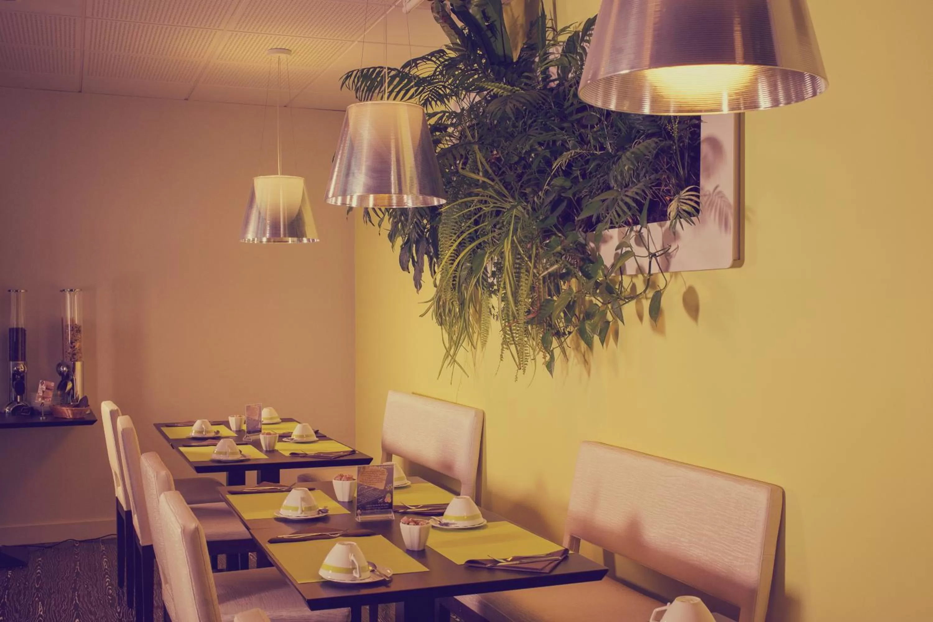 Buffet breakfast in Best Western Plus Richelieu