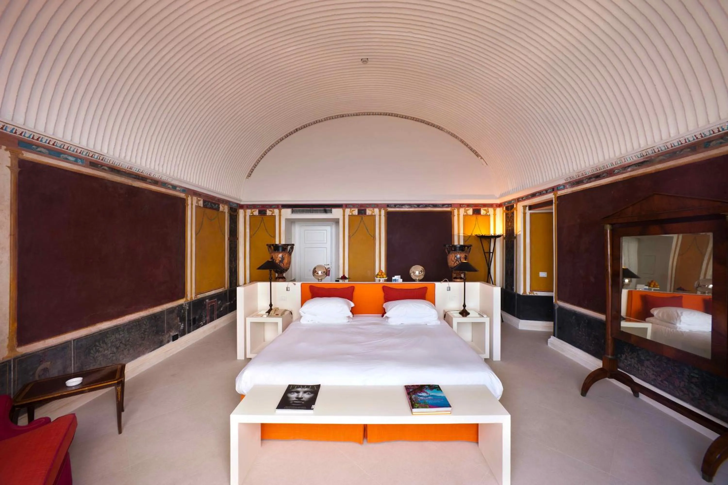 Photo of the whole room, Bed in Bellevue Syrene