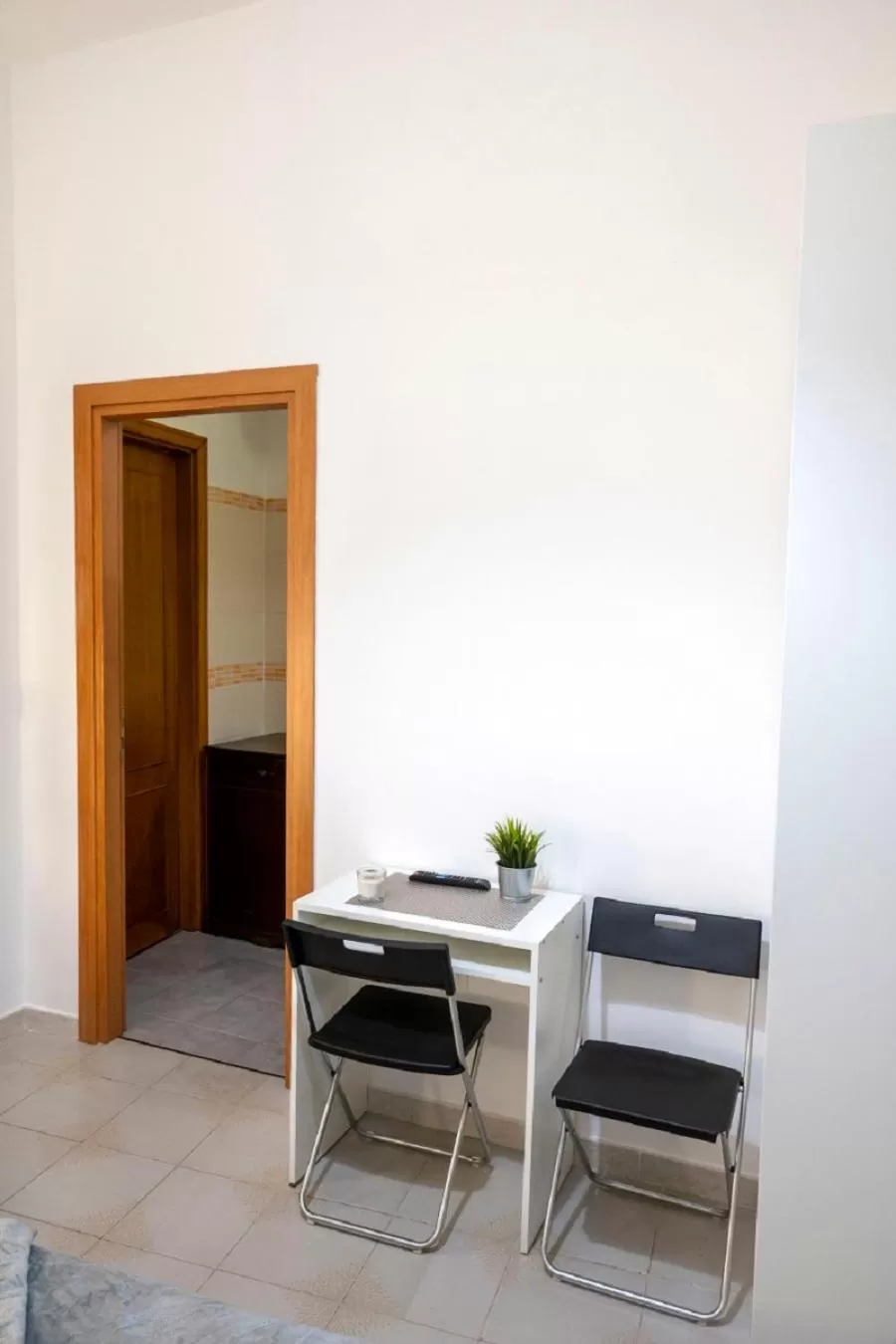 Photo of the whole room, Dining Area in B&B ONE