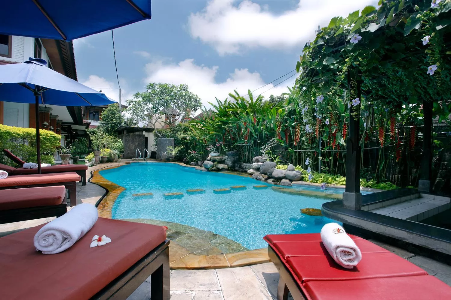 Pool view in Yulia Village Inn Ubud