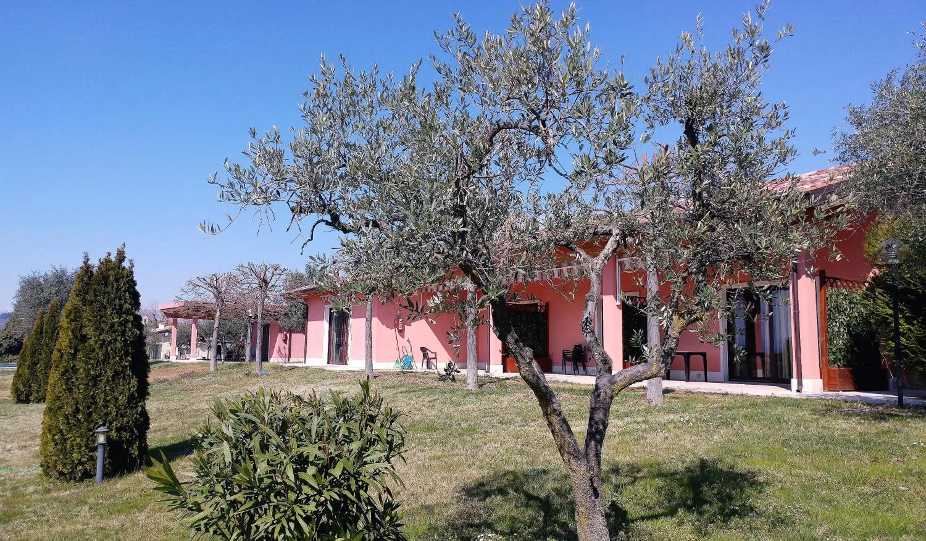 Facade/entrance in AGRITURISMO MELOGRANO D'ORO