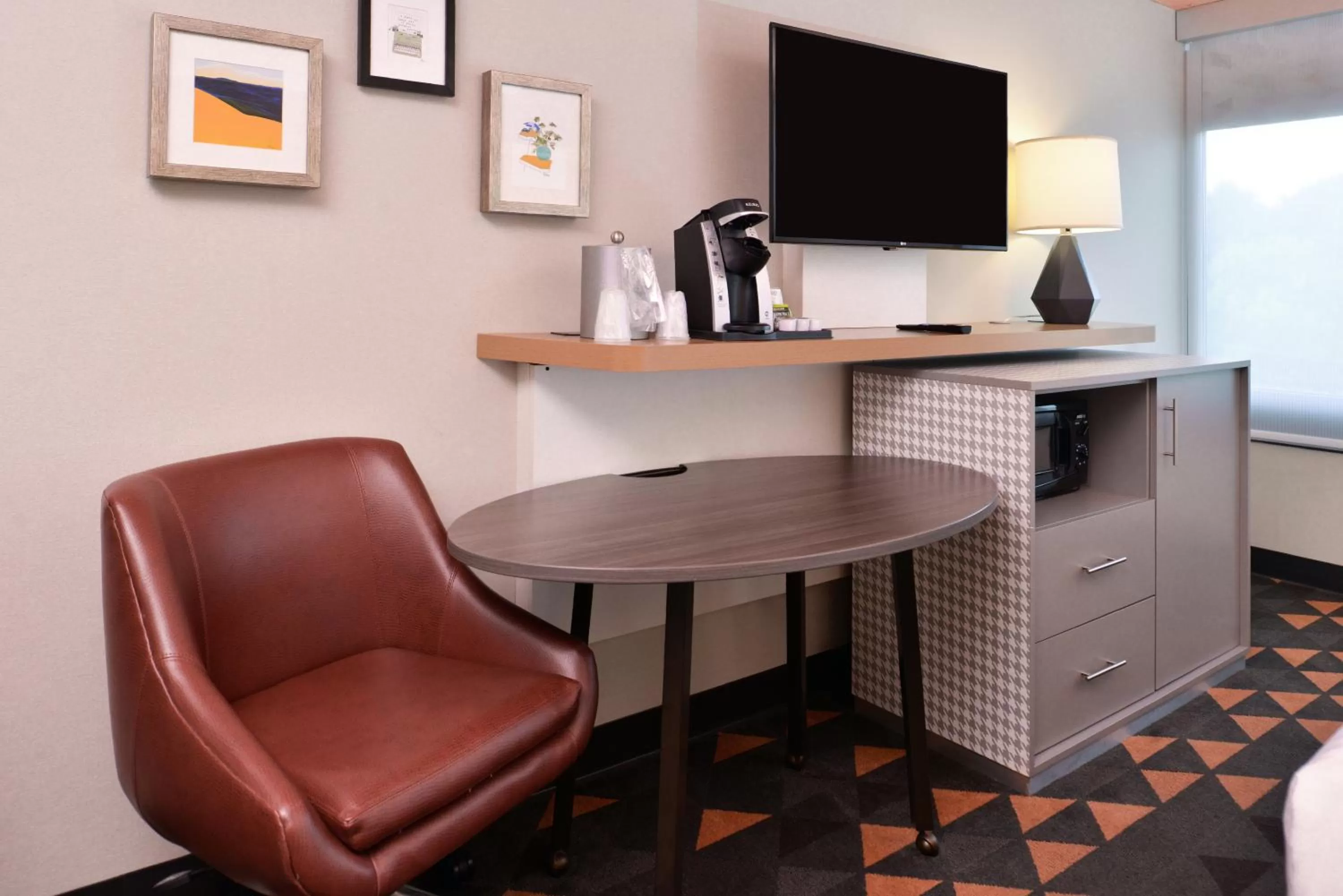 Photo of the whole room in Holiday Inn Auburn-Finger Lakes Region by IHG