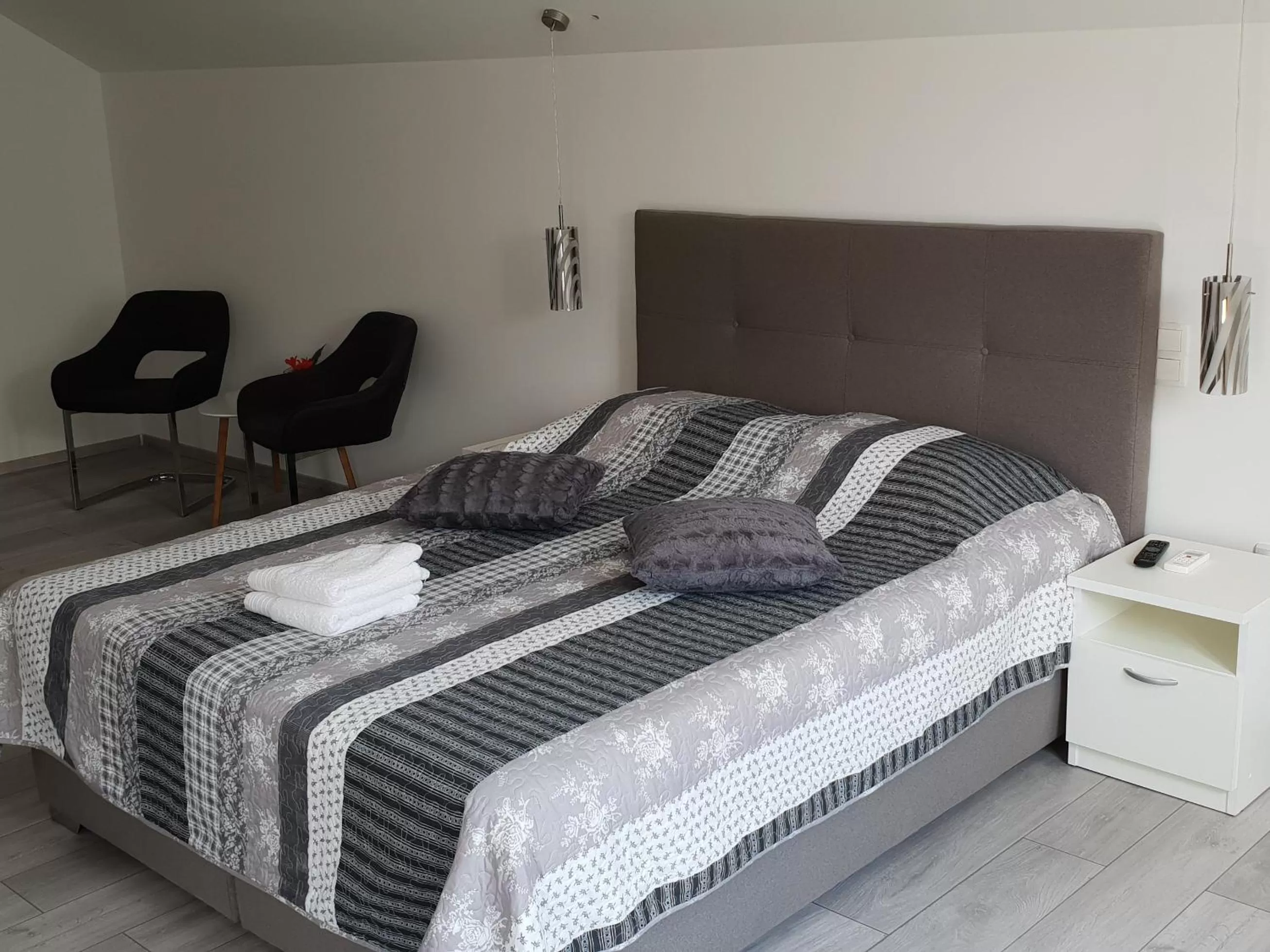 Bed in KE-TO Zagreb Airport Rooms