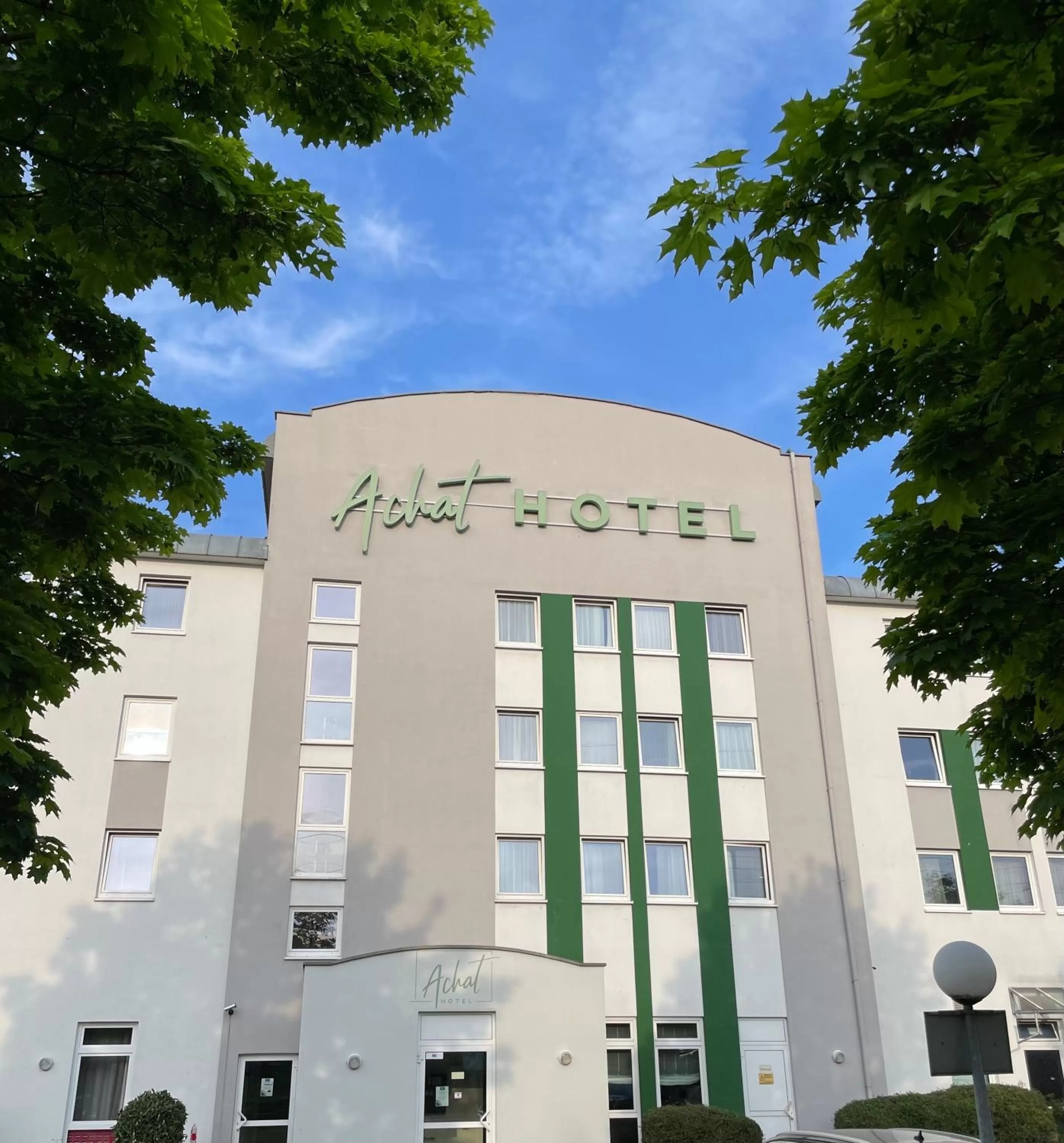Property building in ACHAT Hotel Monheim am Rhein