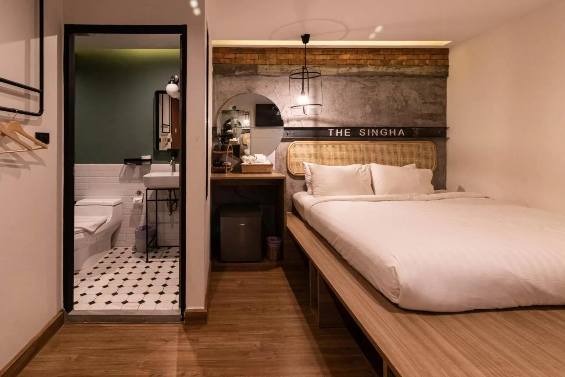 Toilet, Bed in The Singha Hotel - Korat