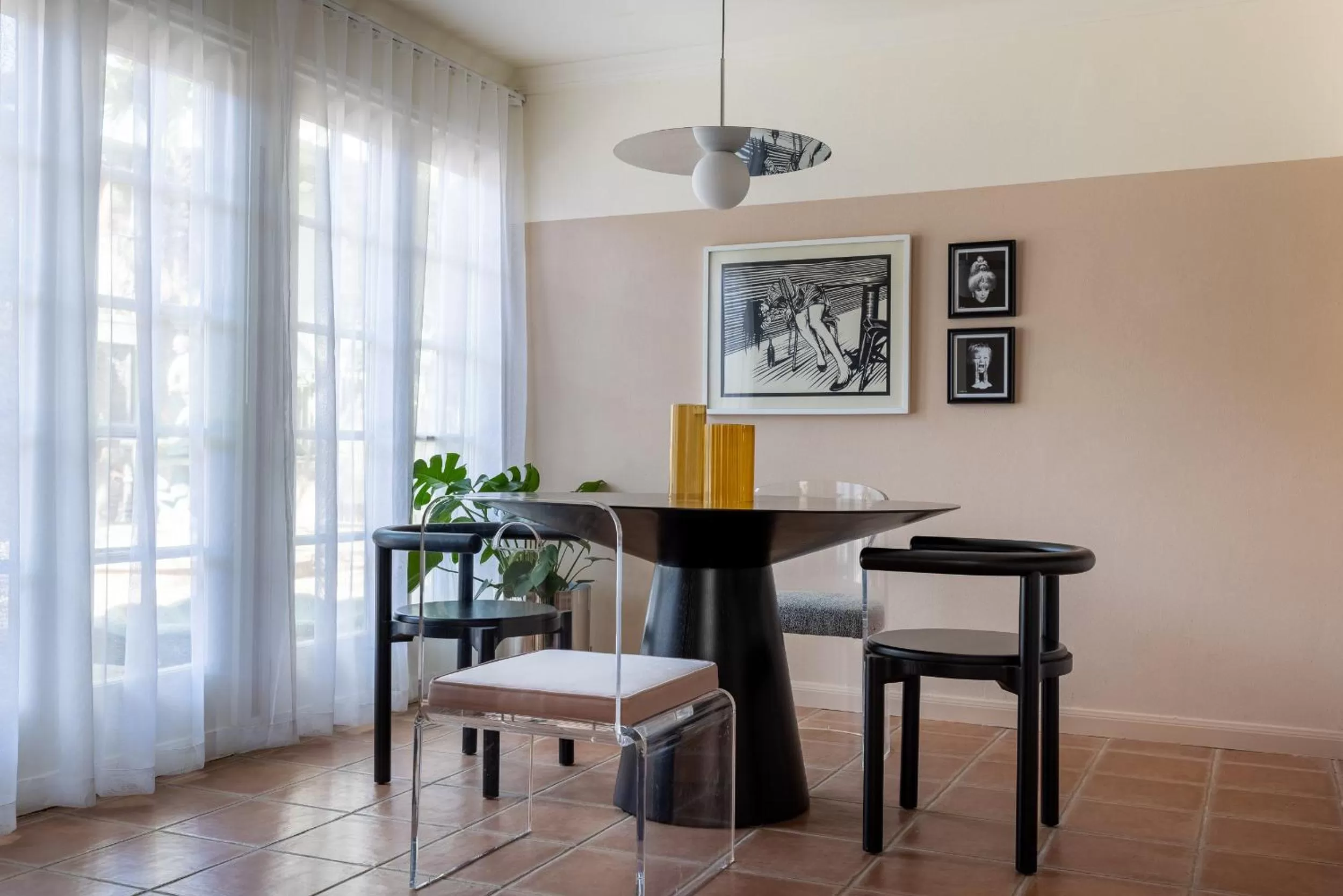 Dining area in La Colombe d'Or Hotel