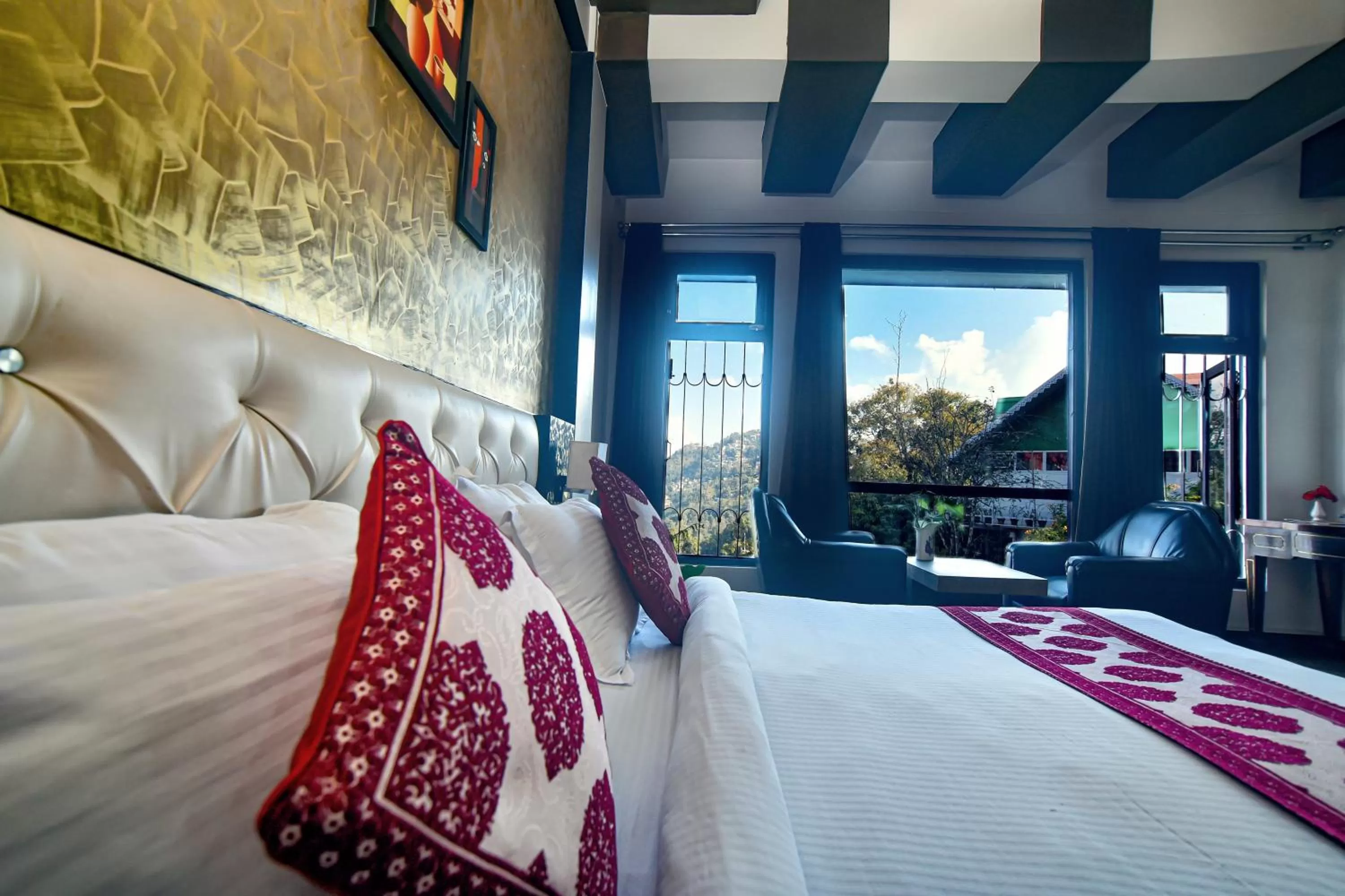 Bedroom in Sood's Himalayan Vista