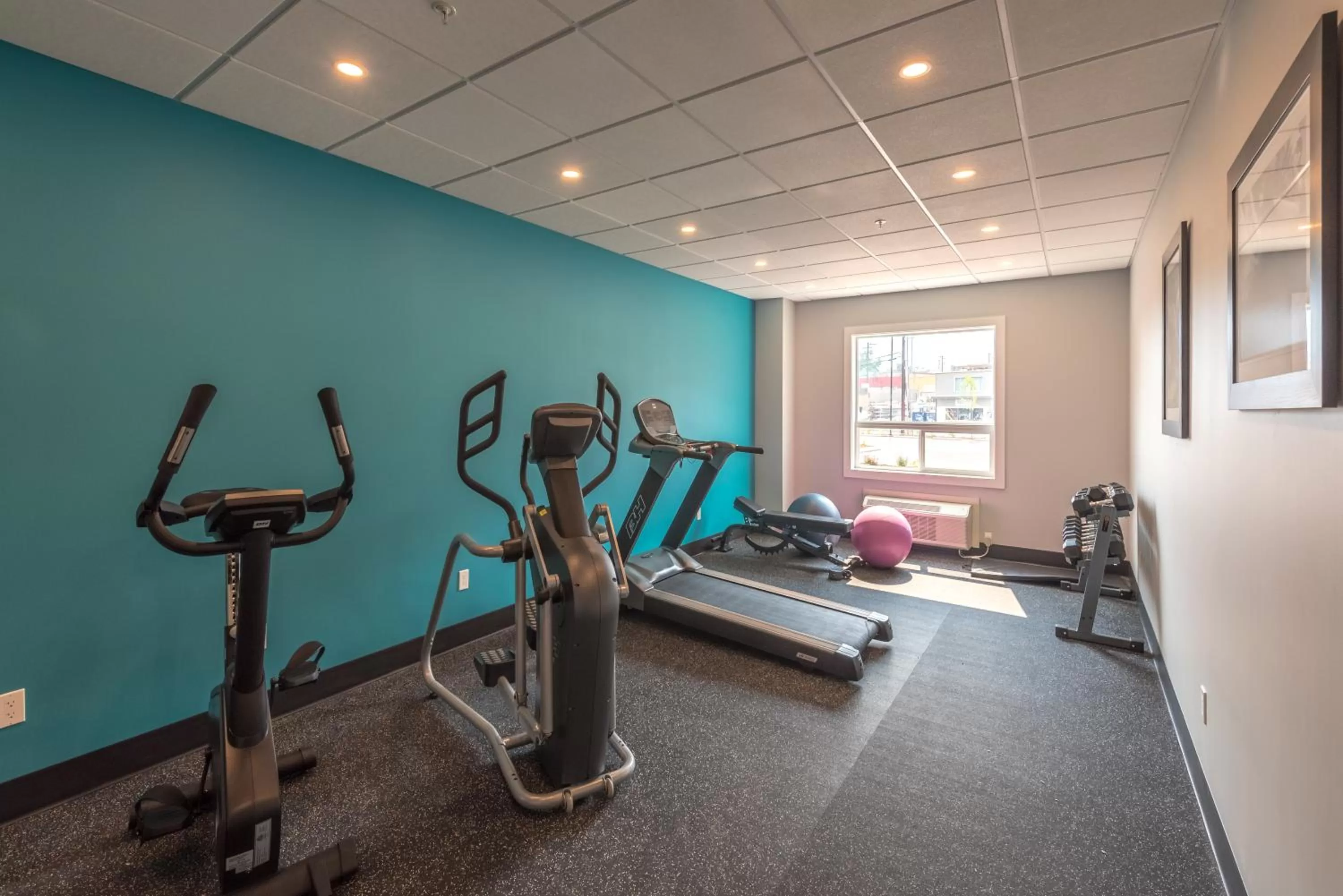 Fitness centre/facilities in Coast Oliver Hotel