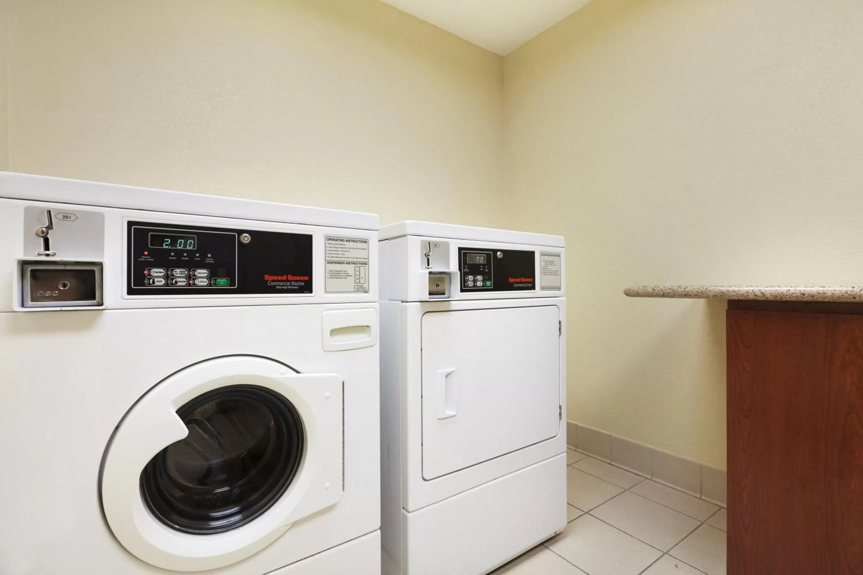 Business facilities in Country Inn & Suites by Radisson, San Carlos, CA