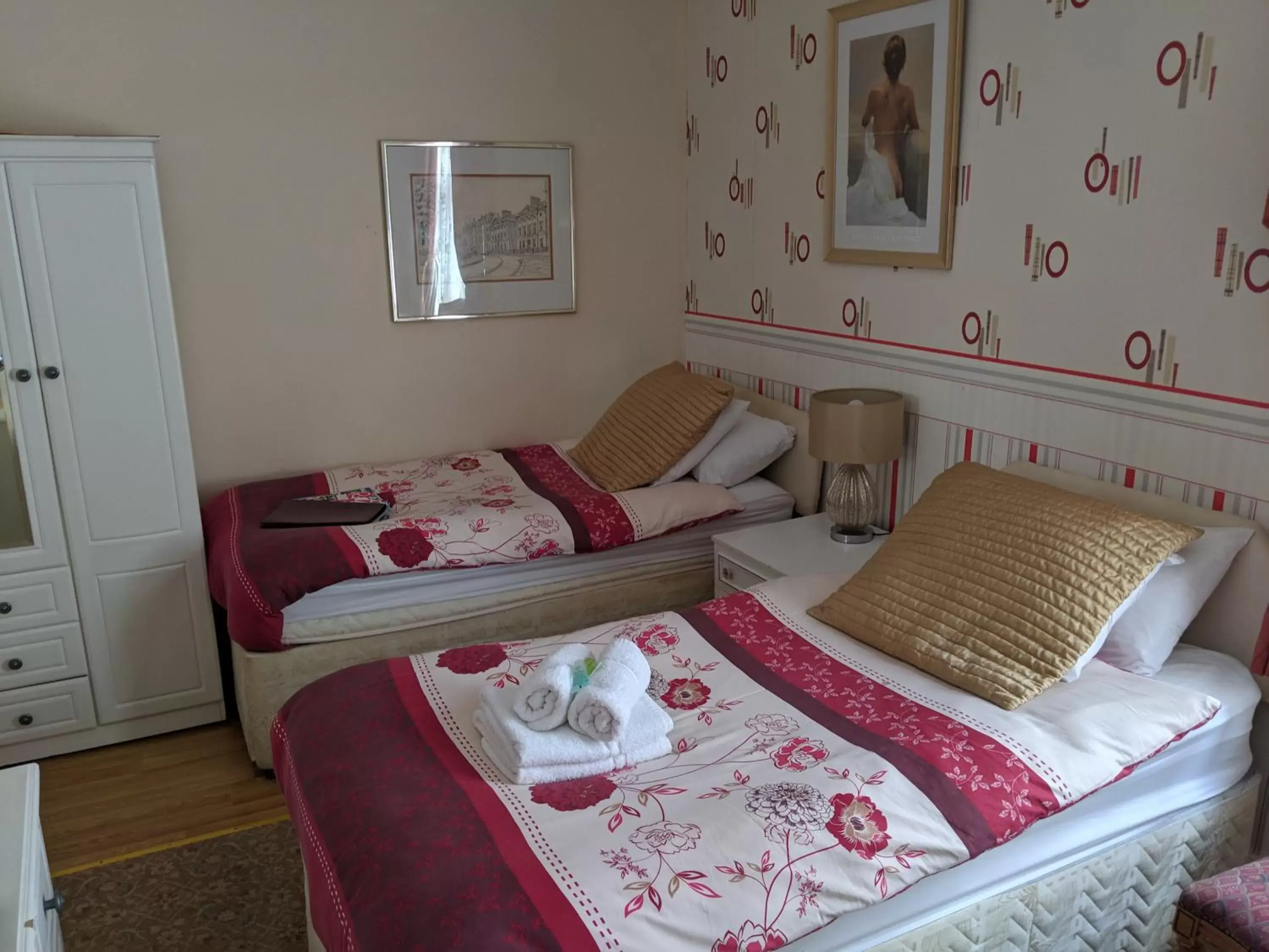 Twin Room in The New Guilderoy Hotel Twin Room in The New Guilderoy Hotel