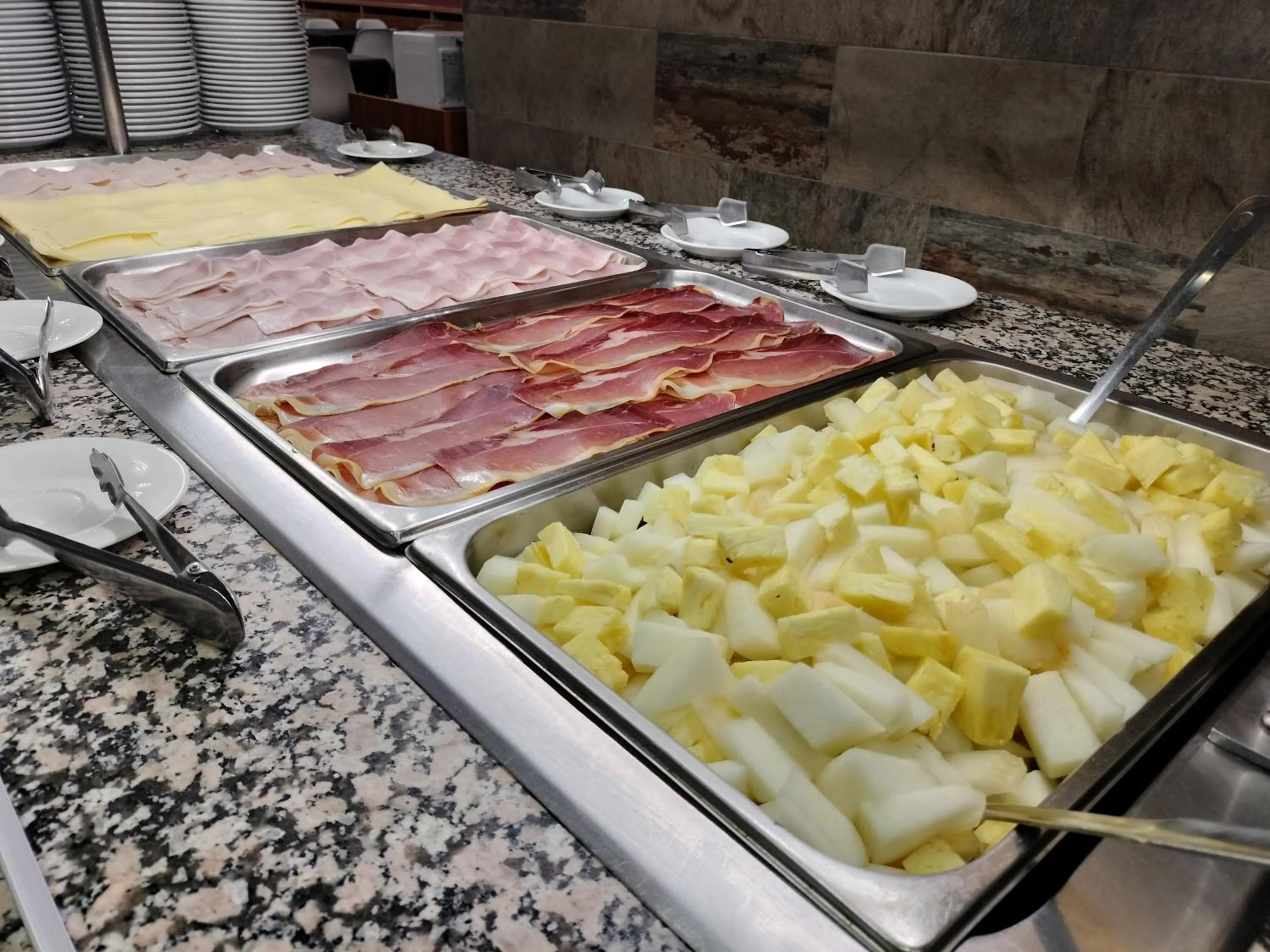 Buffet breakfast in Hotel Ciutadella