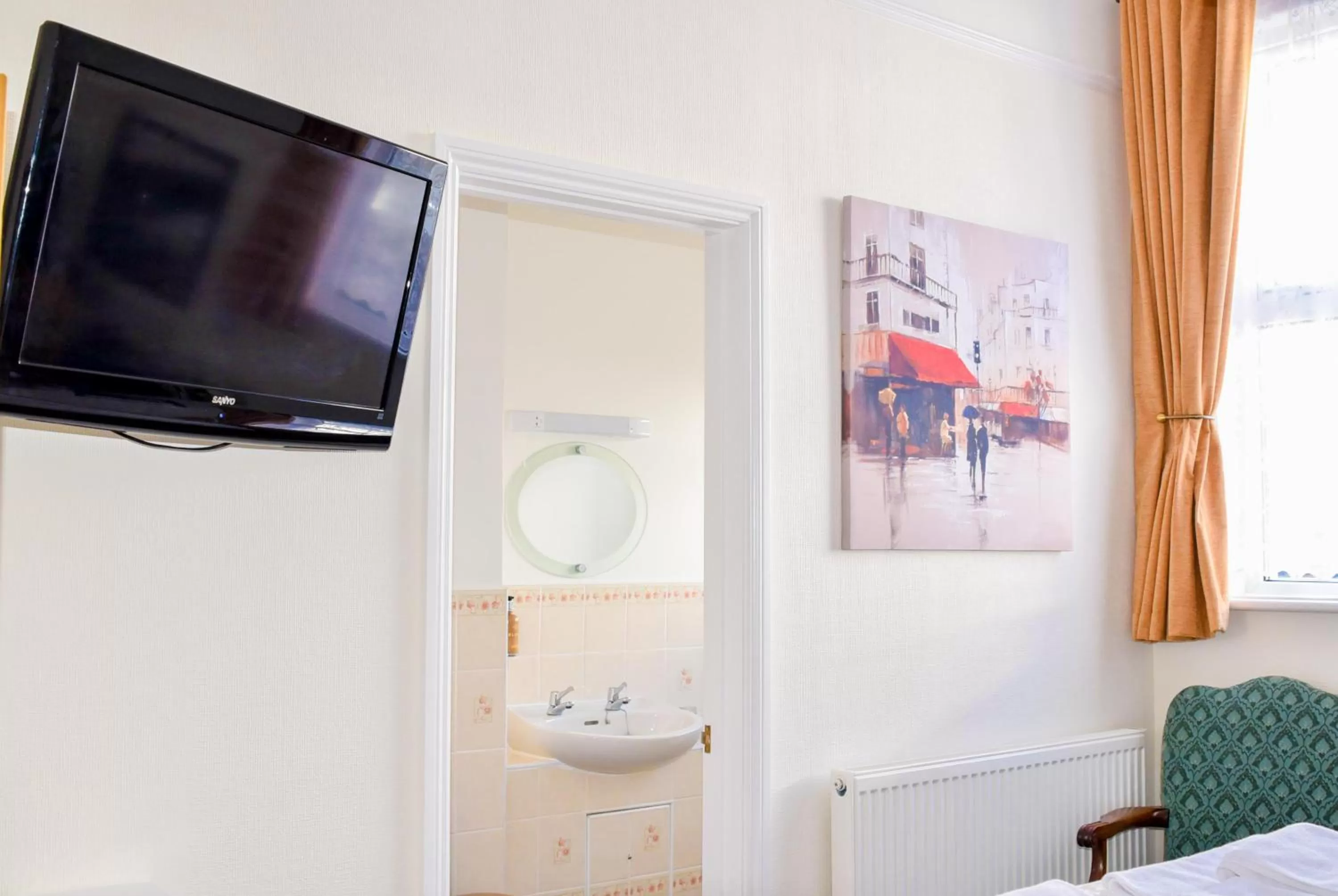 Bedroom, TV/Entertainment Center in Grange Bank House