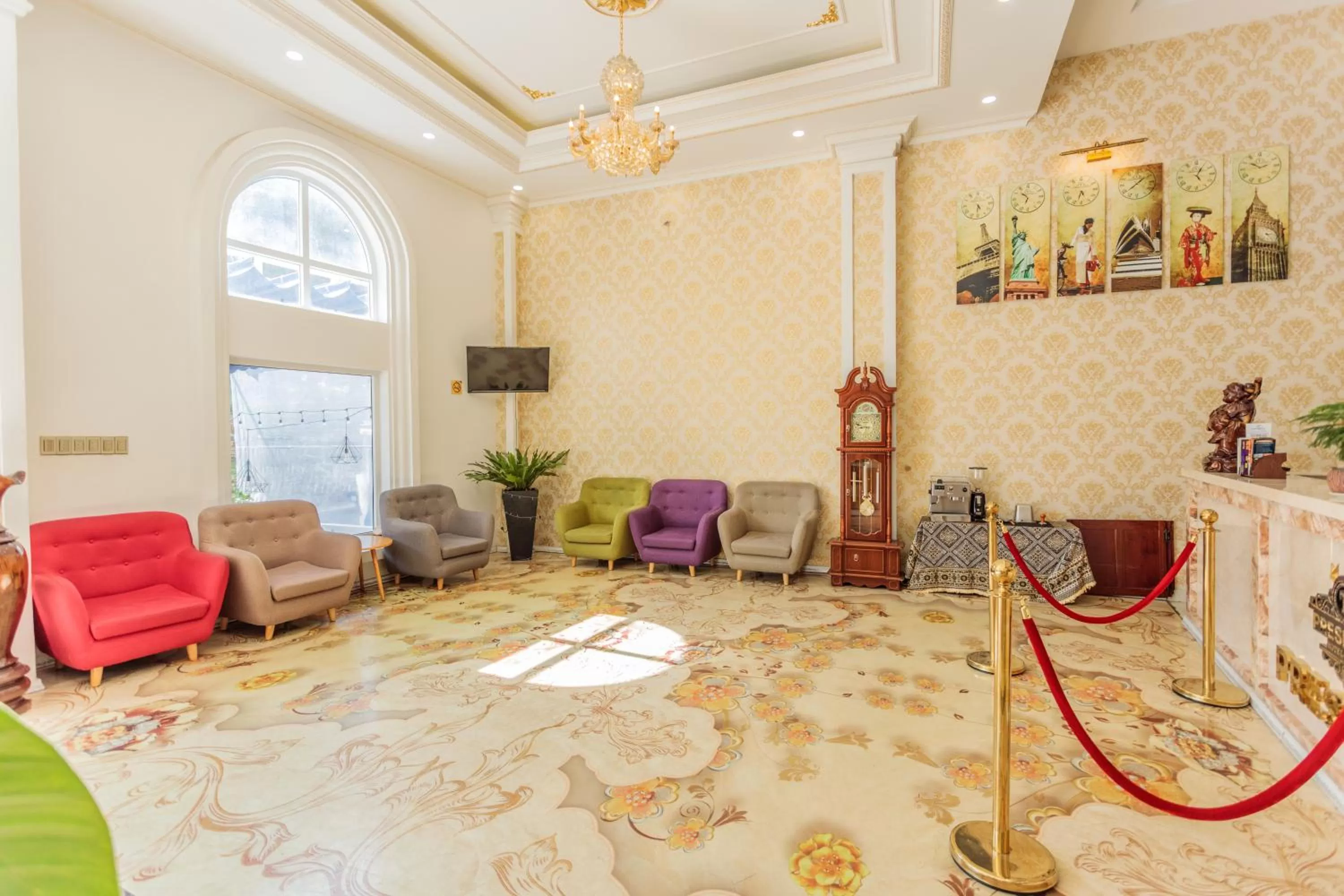 TV and multimedia, Seating Area in President Hotel