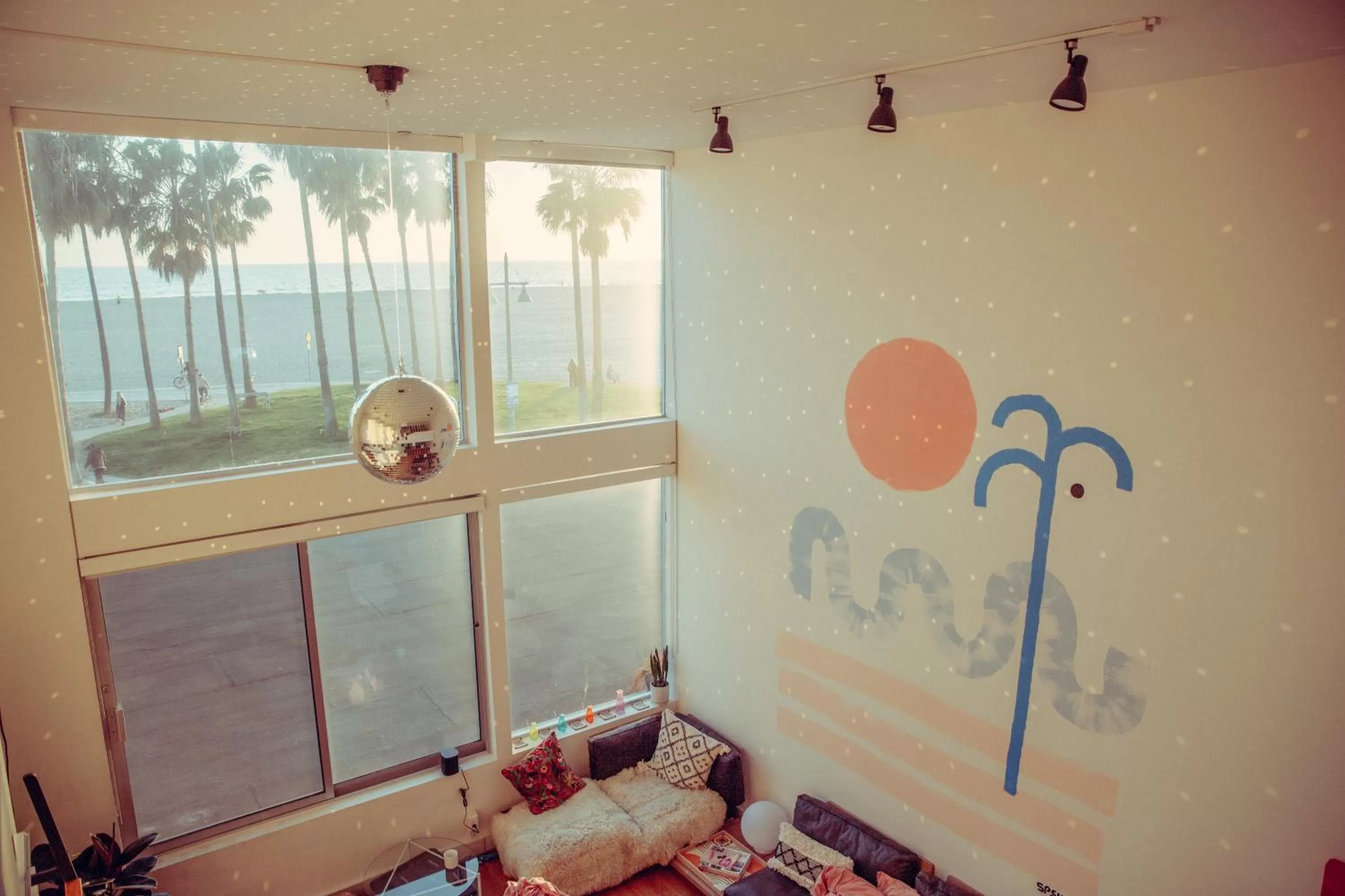 Sea view in STAY OPEN Venice Beach