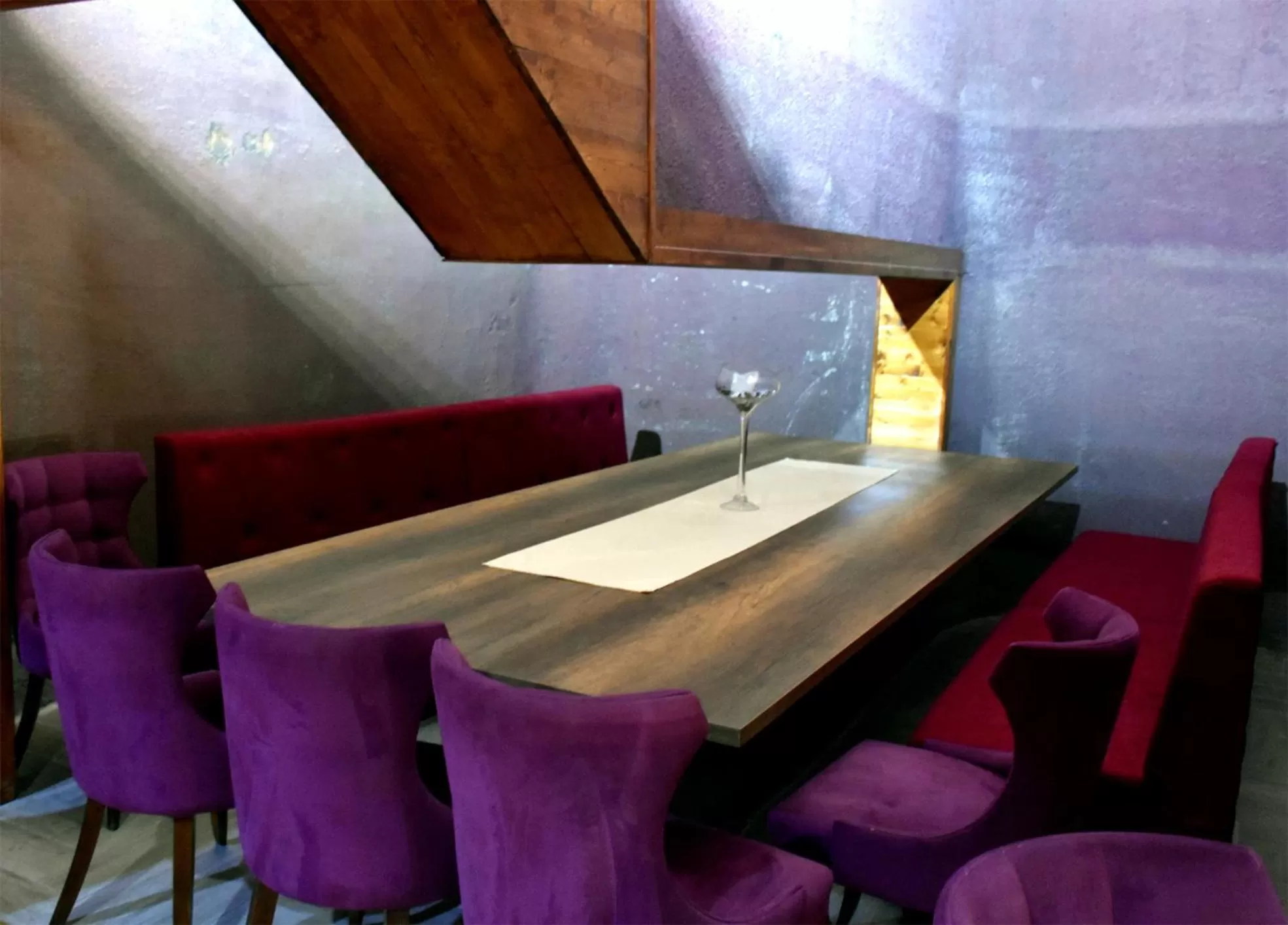 Restaurant/places to eat in Hotel and winery LOZAR