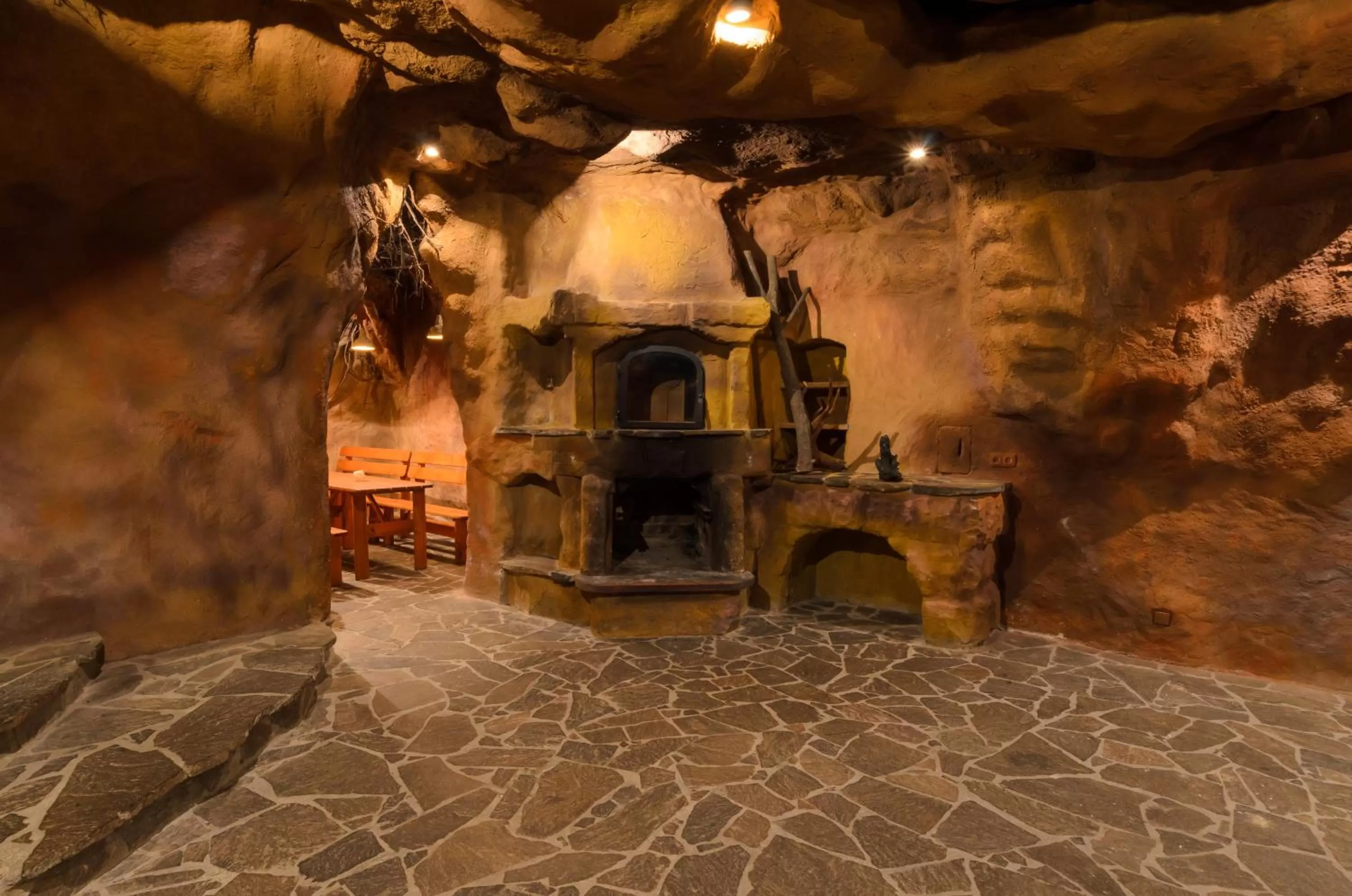 Restaurant/places to eat in Hotel Trilobit