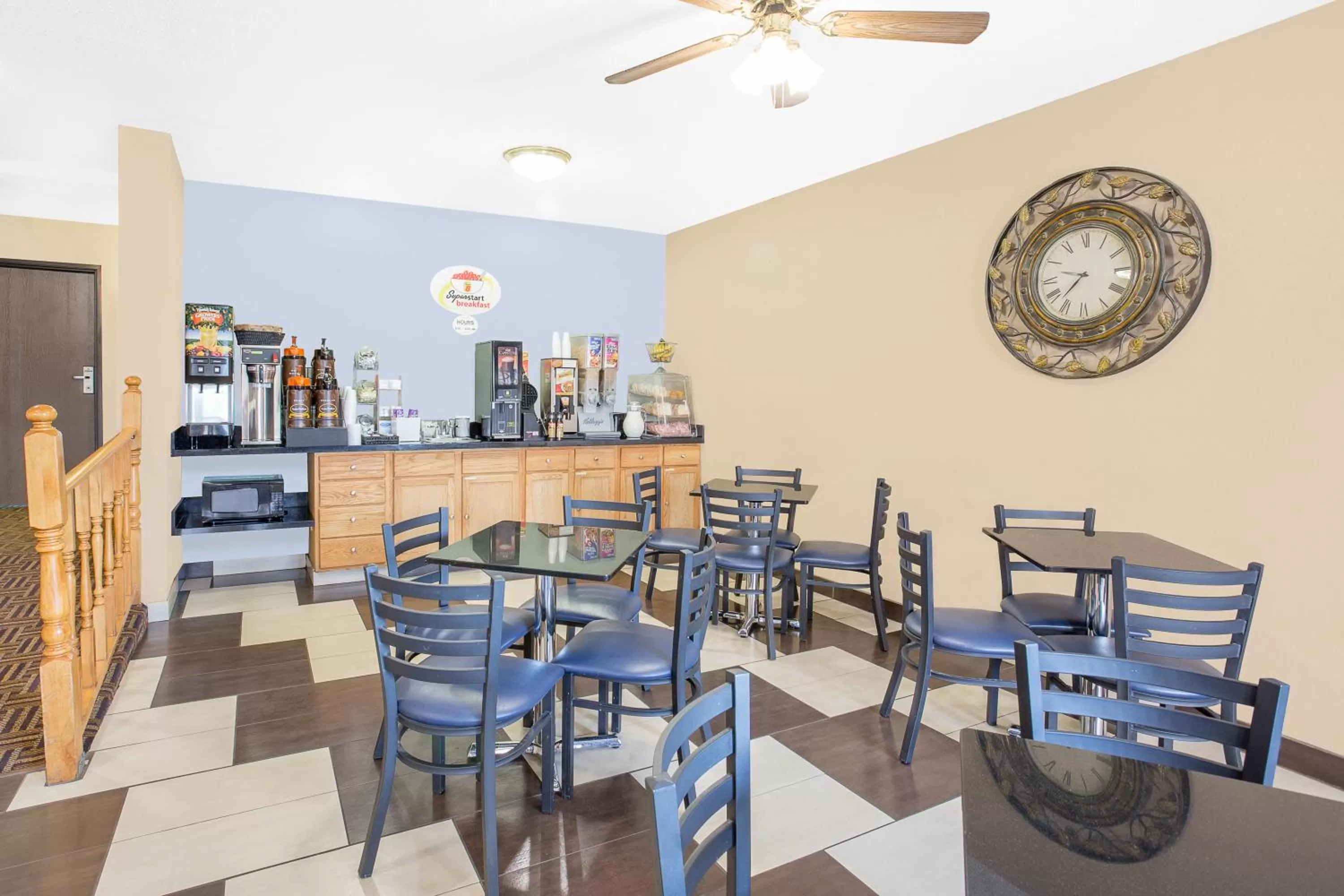 Area and facilities in Boarders Inn & Suites by Cobblestone Hotels Waterloo Cedar Falls