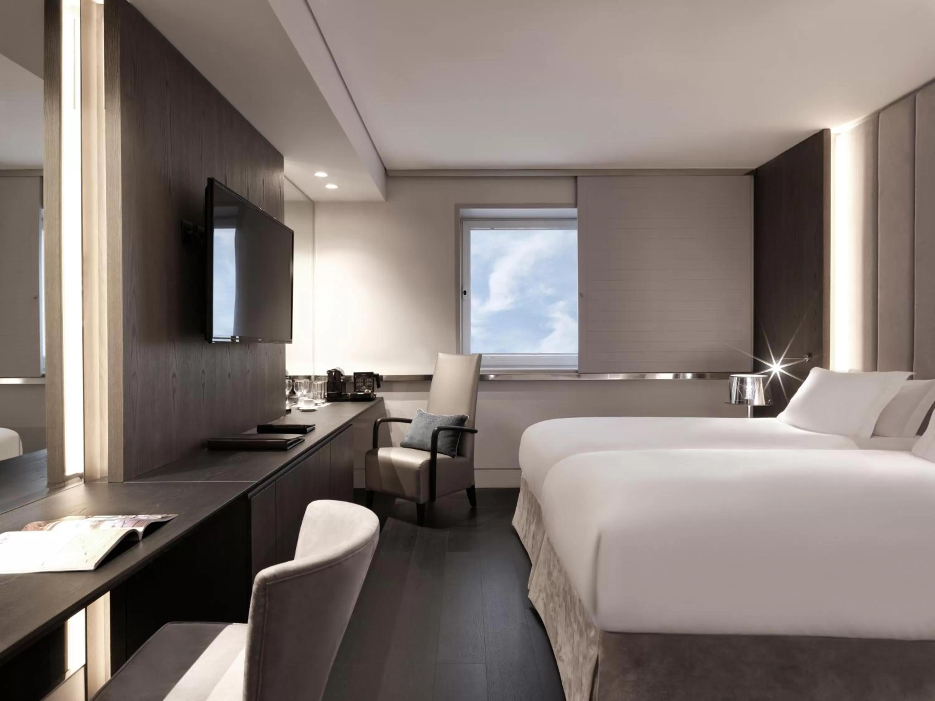 Coffee/tea facilities, Bed in Sofitel Athens Airport