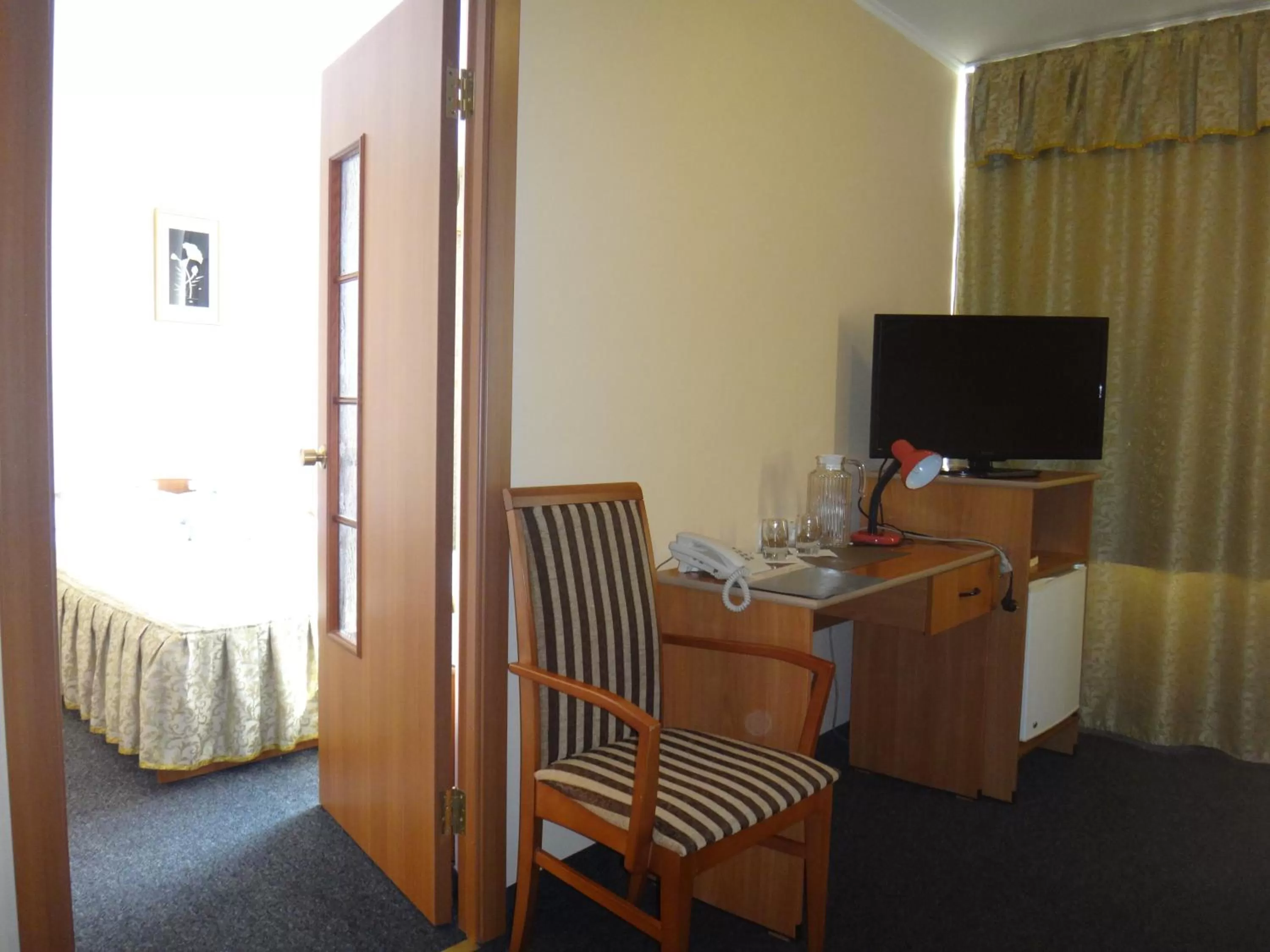 Living room, TV/Entertainment Center in Aktobe Hotel