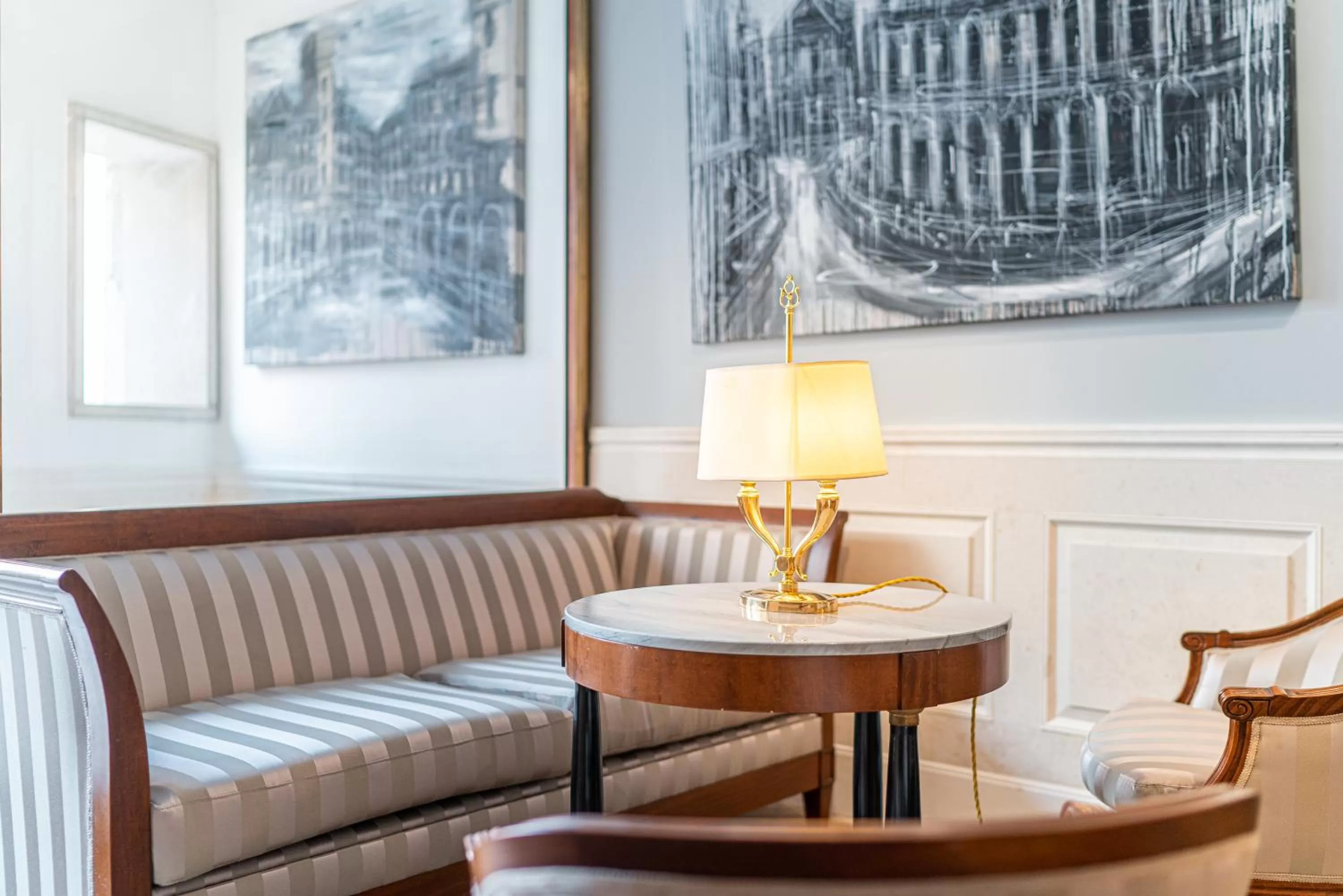 Lobby or reception in All’Angelo Art Hotel