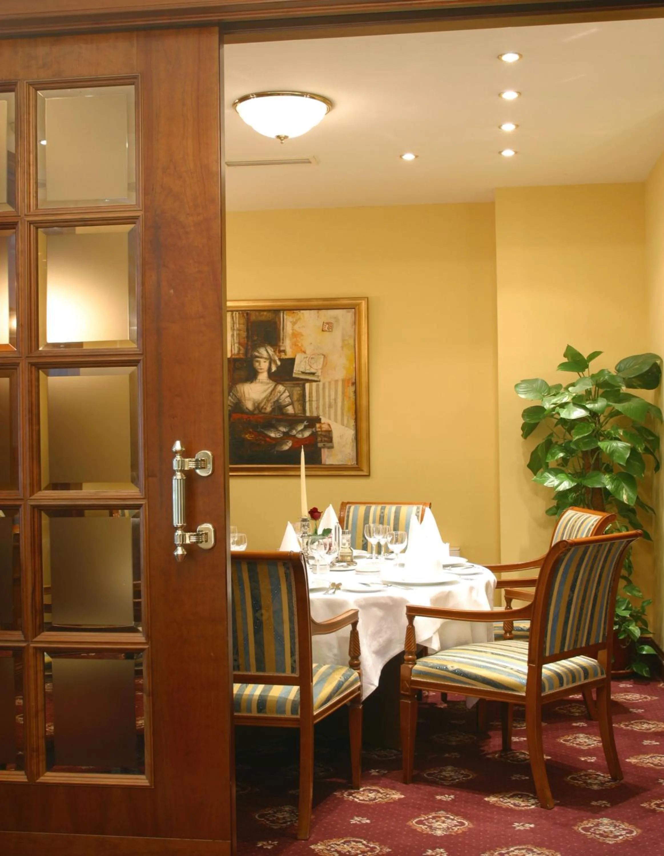 Restaurant/places to eat in Hotel AS