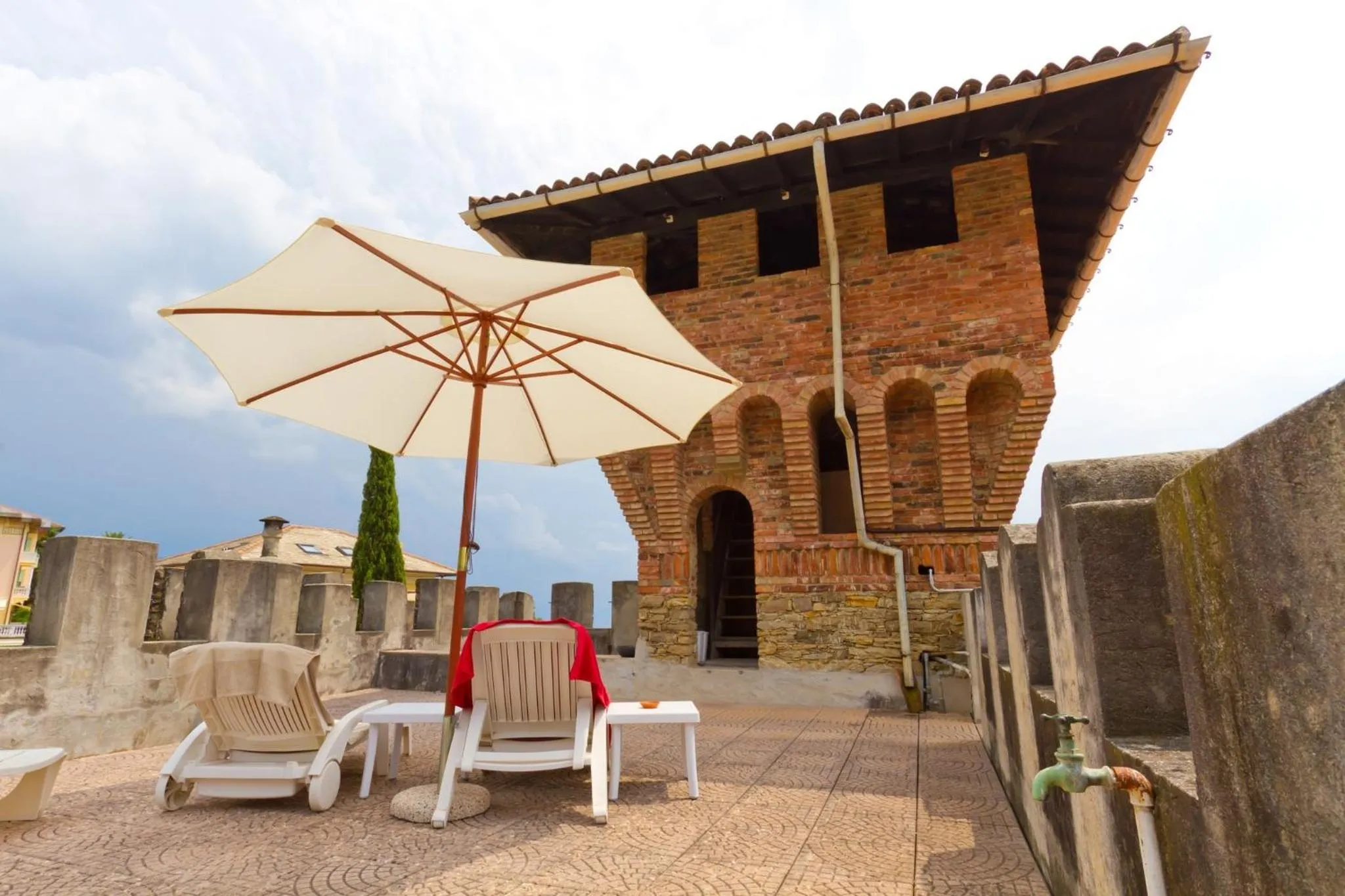 Patio in Hotel La Vela-Castello Il Rifugio