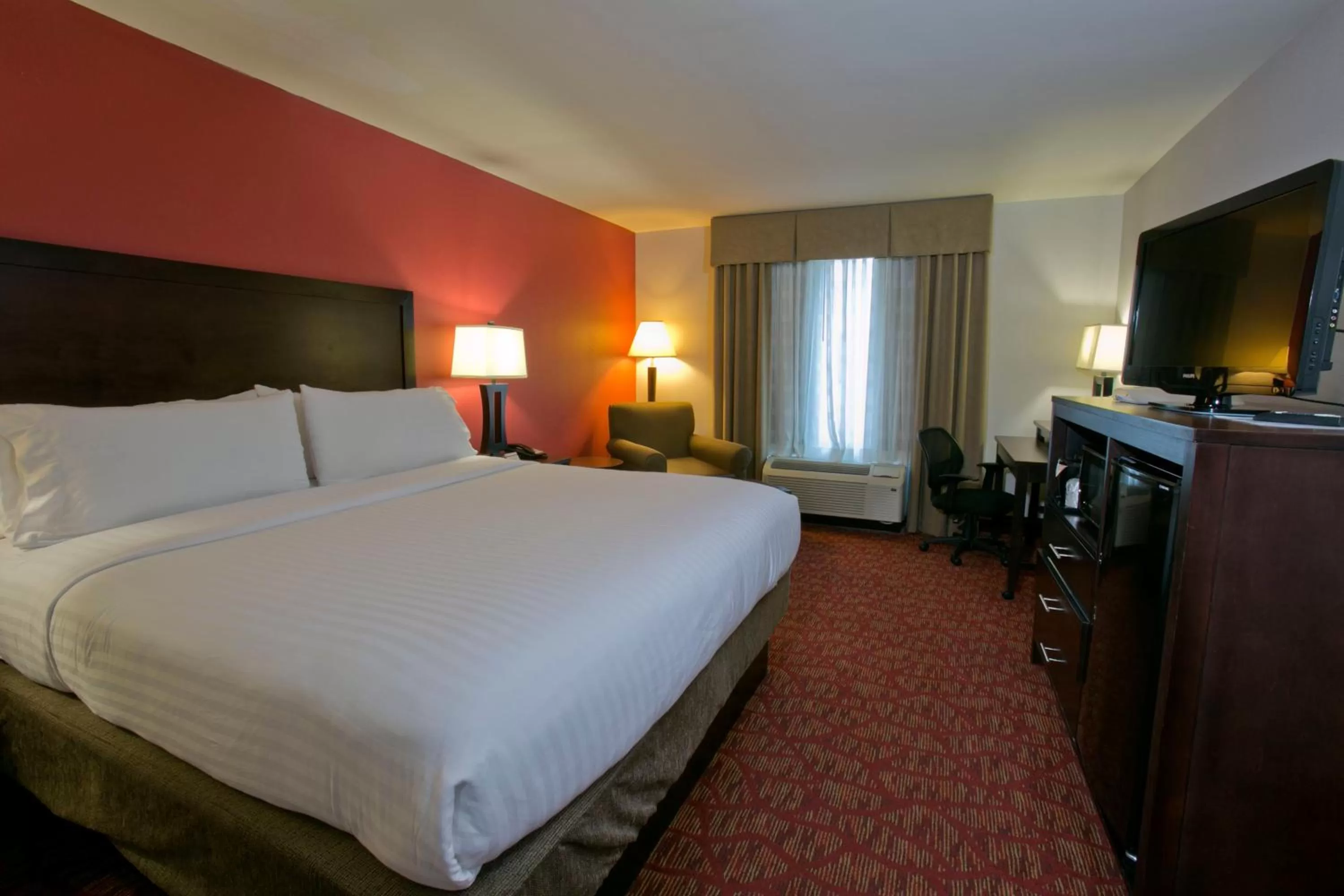 King Room - Hearing Accessible in Holiday Inn Express & Suites Brookhaven, an IHG Hotel