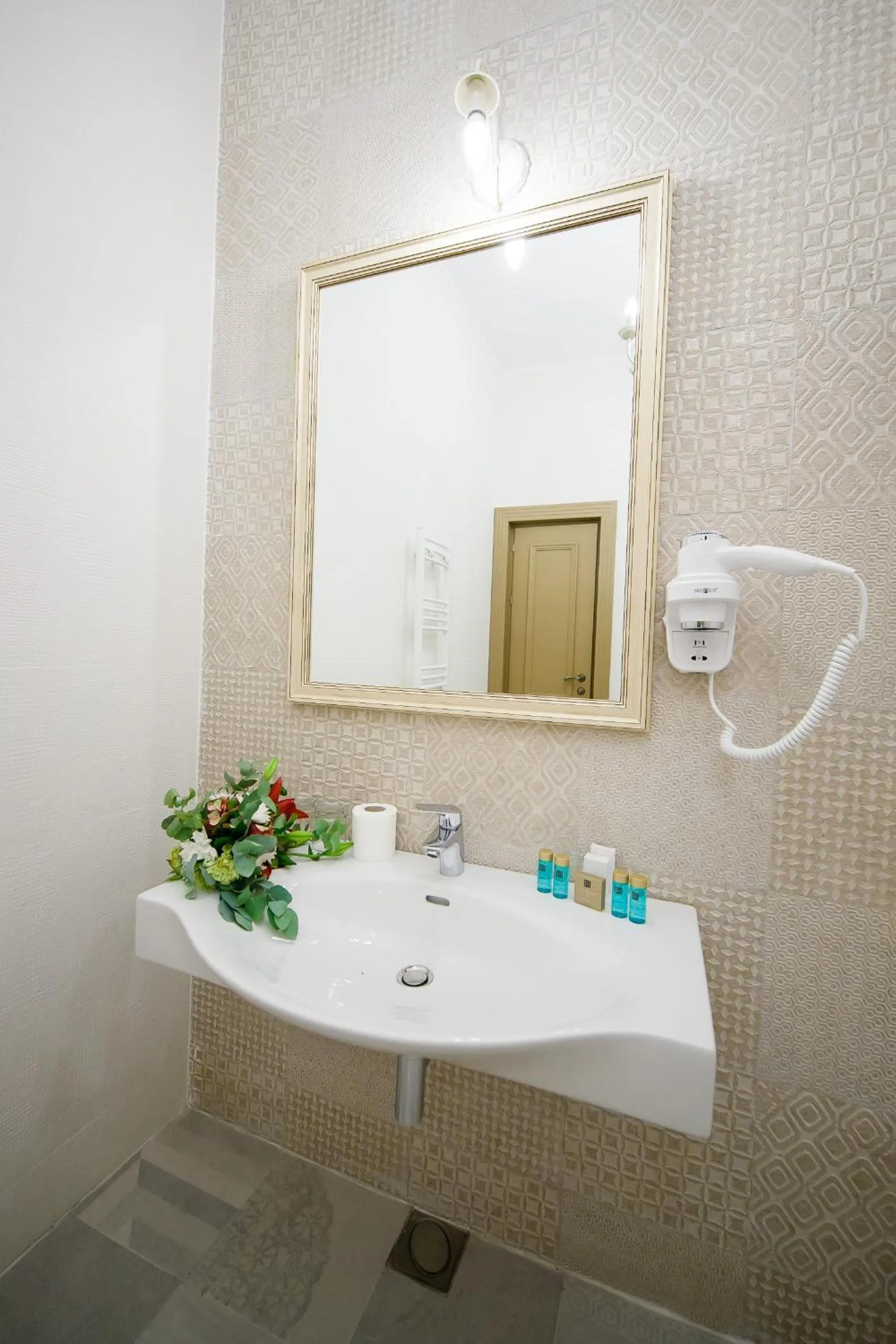 Bathroom in Grand Hotel Traian