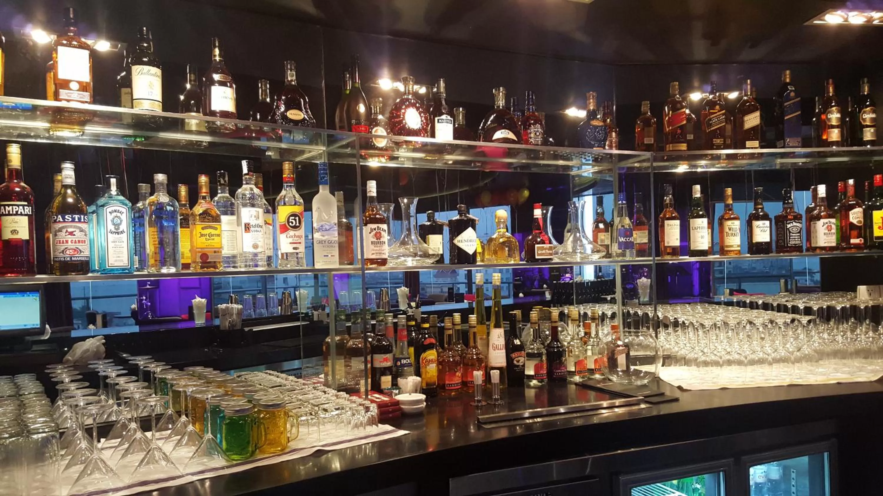 Alcoholic drinks in SUN & MOON, Urban Hotel