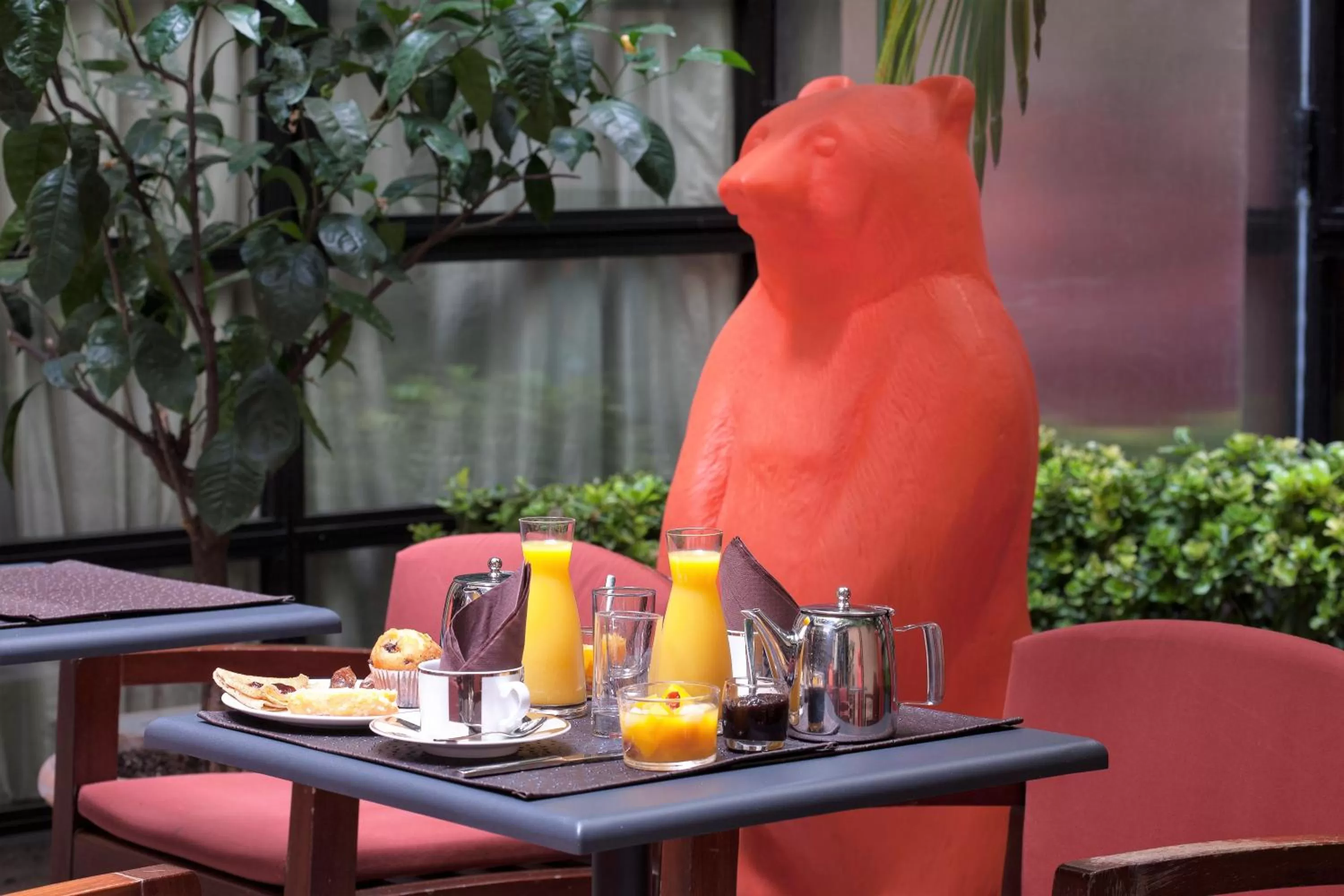 Garden in Golden Tulip Opera de Noailles