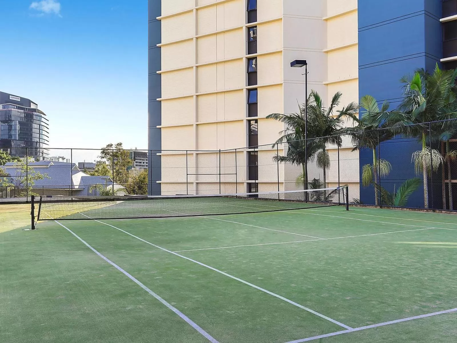 Tennis court in River Plaza Apartments Brisbane Southbank