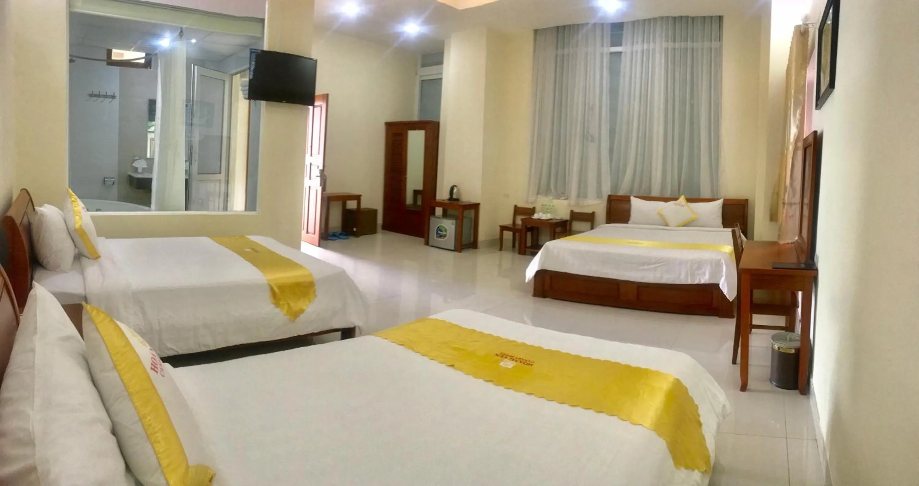 Bed in Hoang Yen Canary Hotel