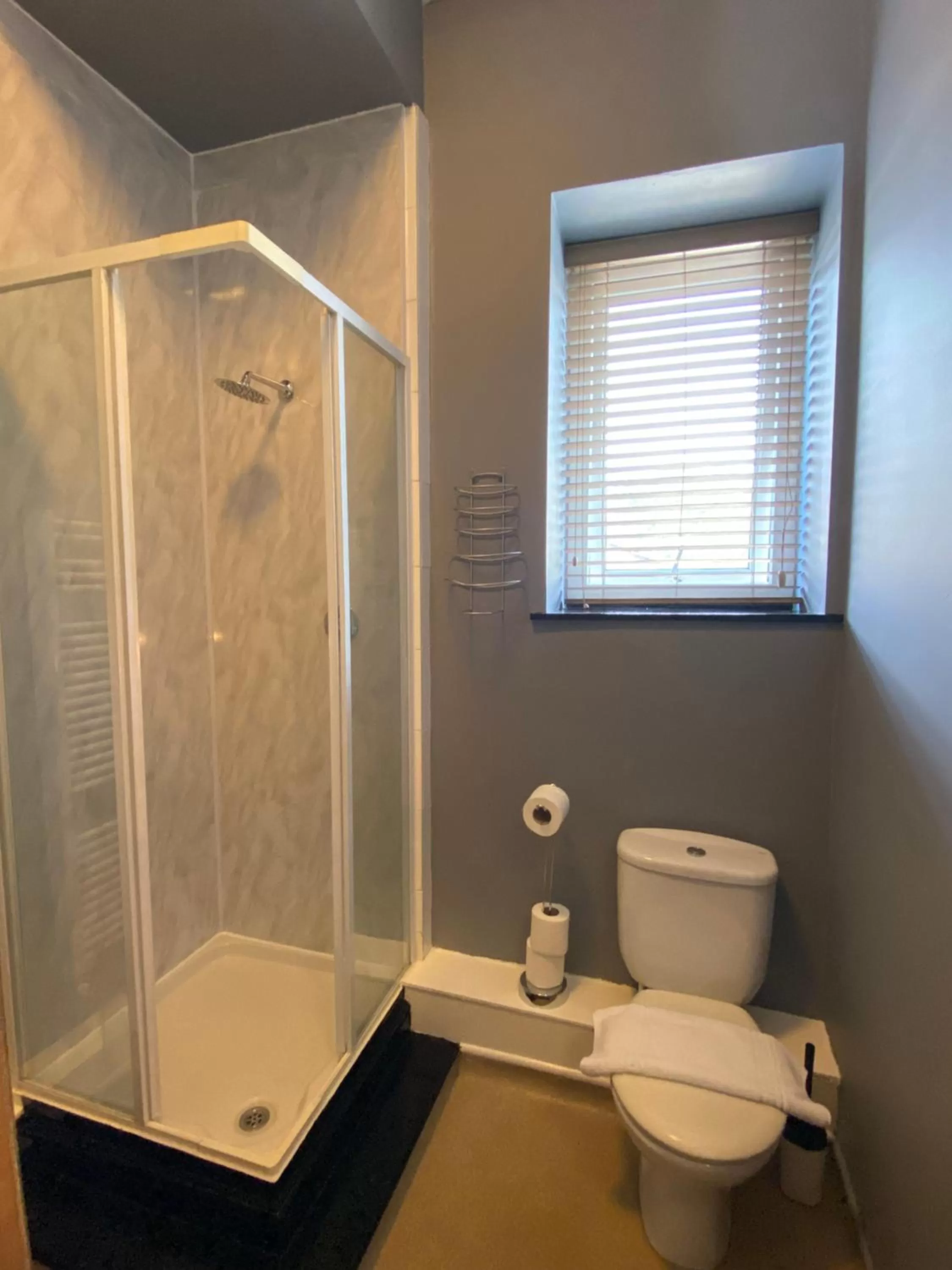 Shower, Bathroom in Bay view rooms at Mentone Hotel