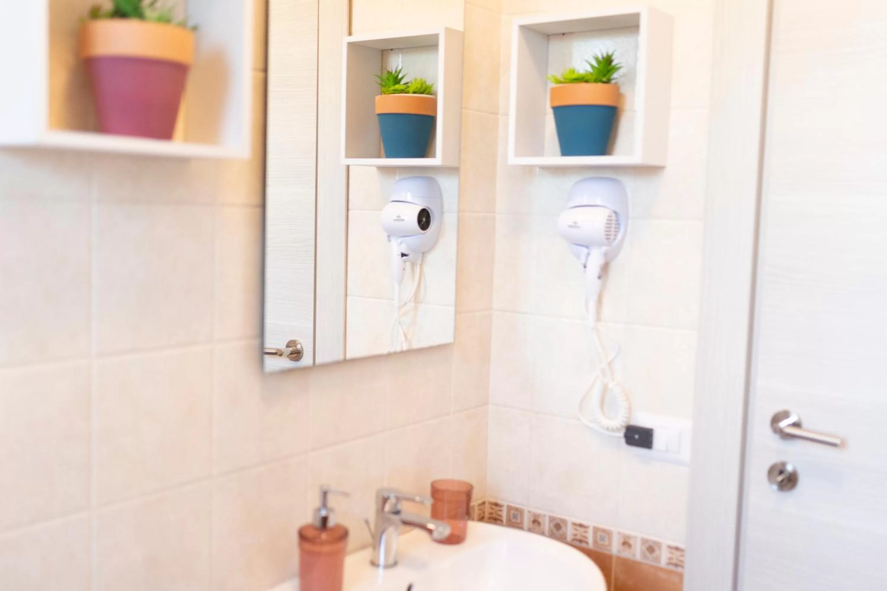 MrBrown - Cinzia Resort Beach