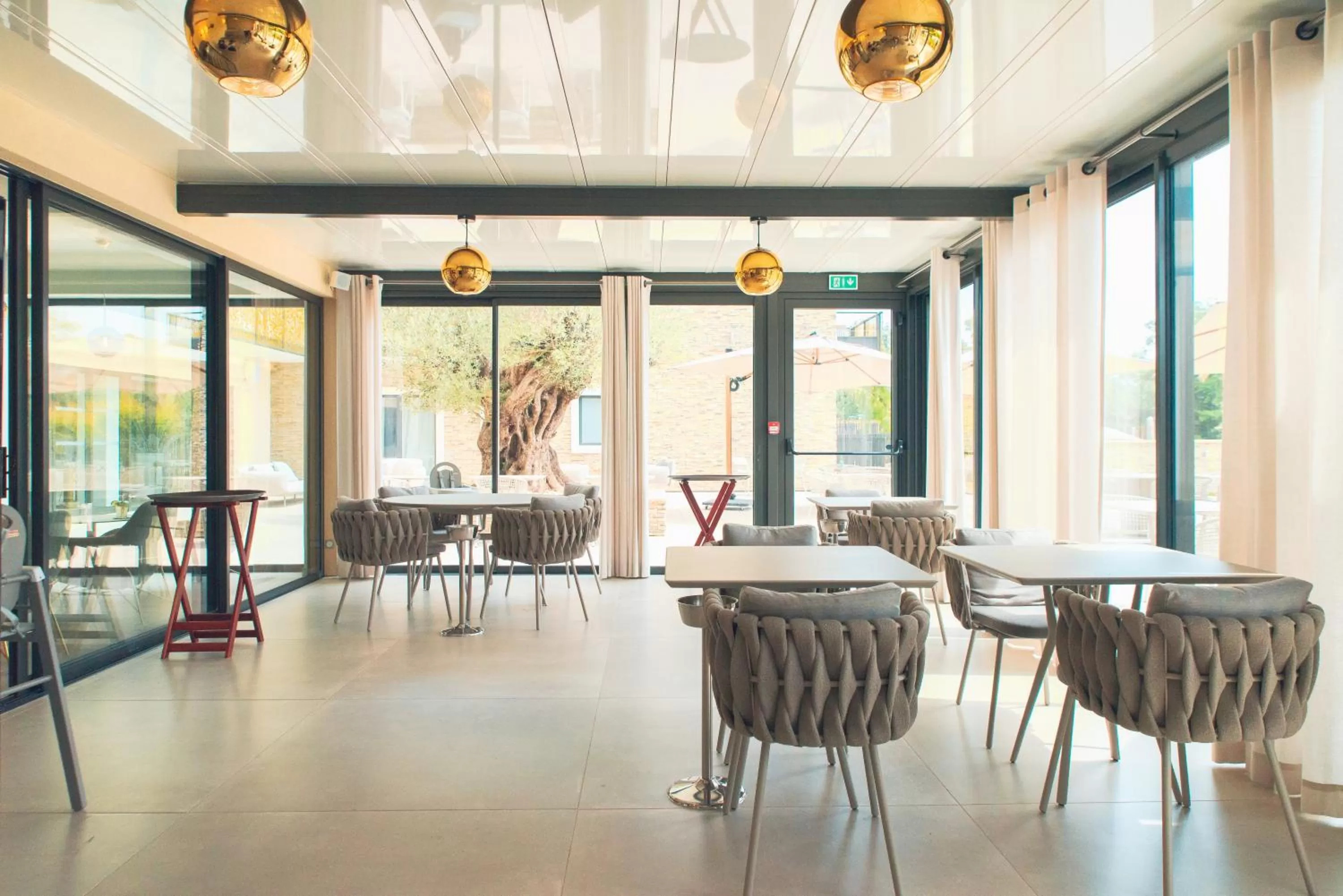 Restaurant/places to eat in Ilot du Golf BW Premier Collection