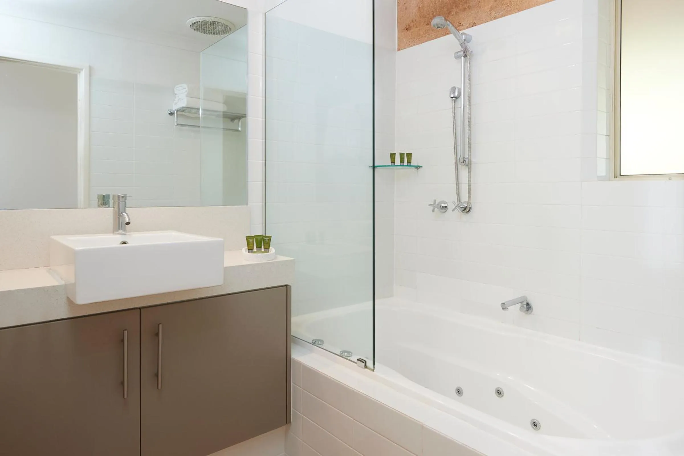 Bathroom in Eight Willows Retreat