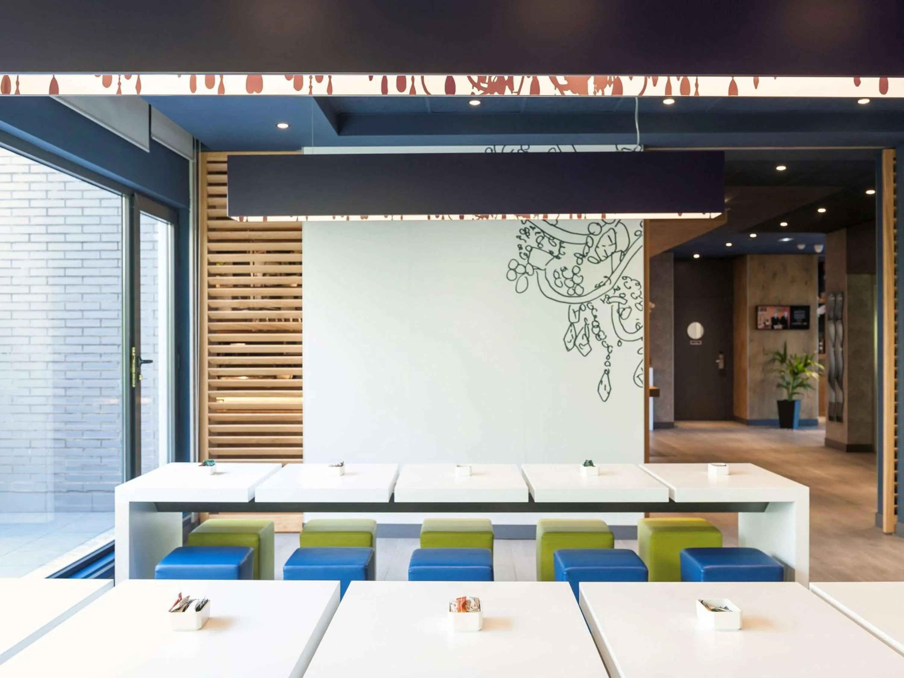 Restaurant/places to eat in Ibis Budget Madrid Calle 30