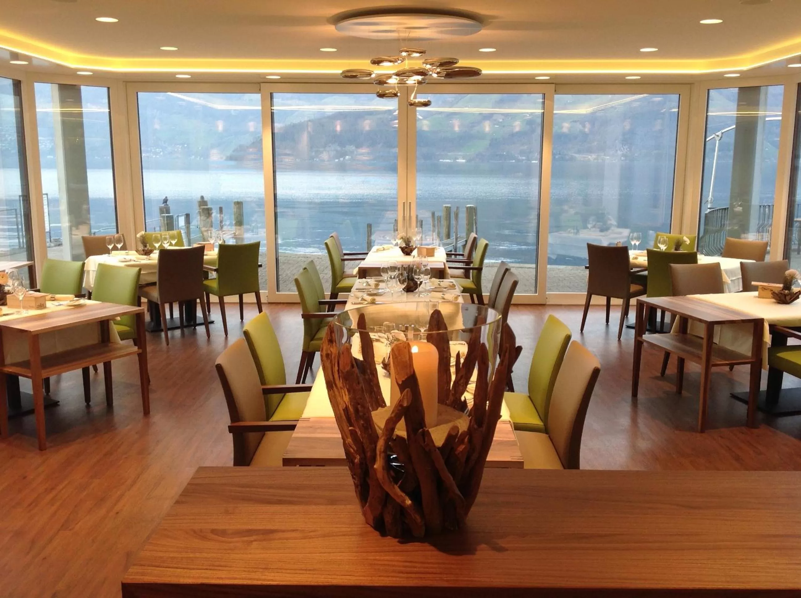 Restaurant/places to eat in Hotel Nidwaldnerhof direkt am See