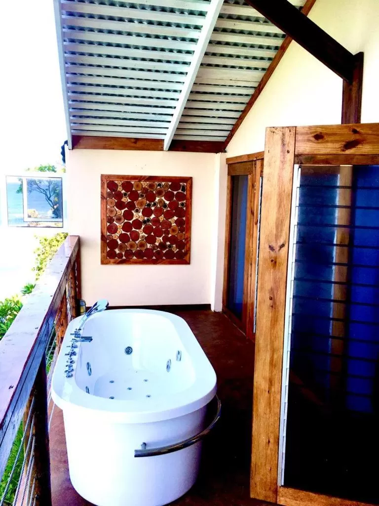 Suite with Hot Tub in The Sea Cliff Hotel Resort & Spa