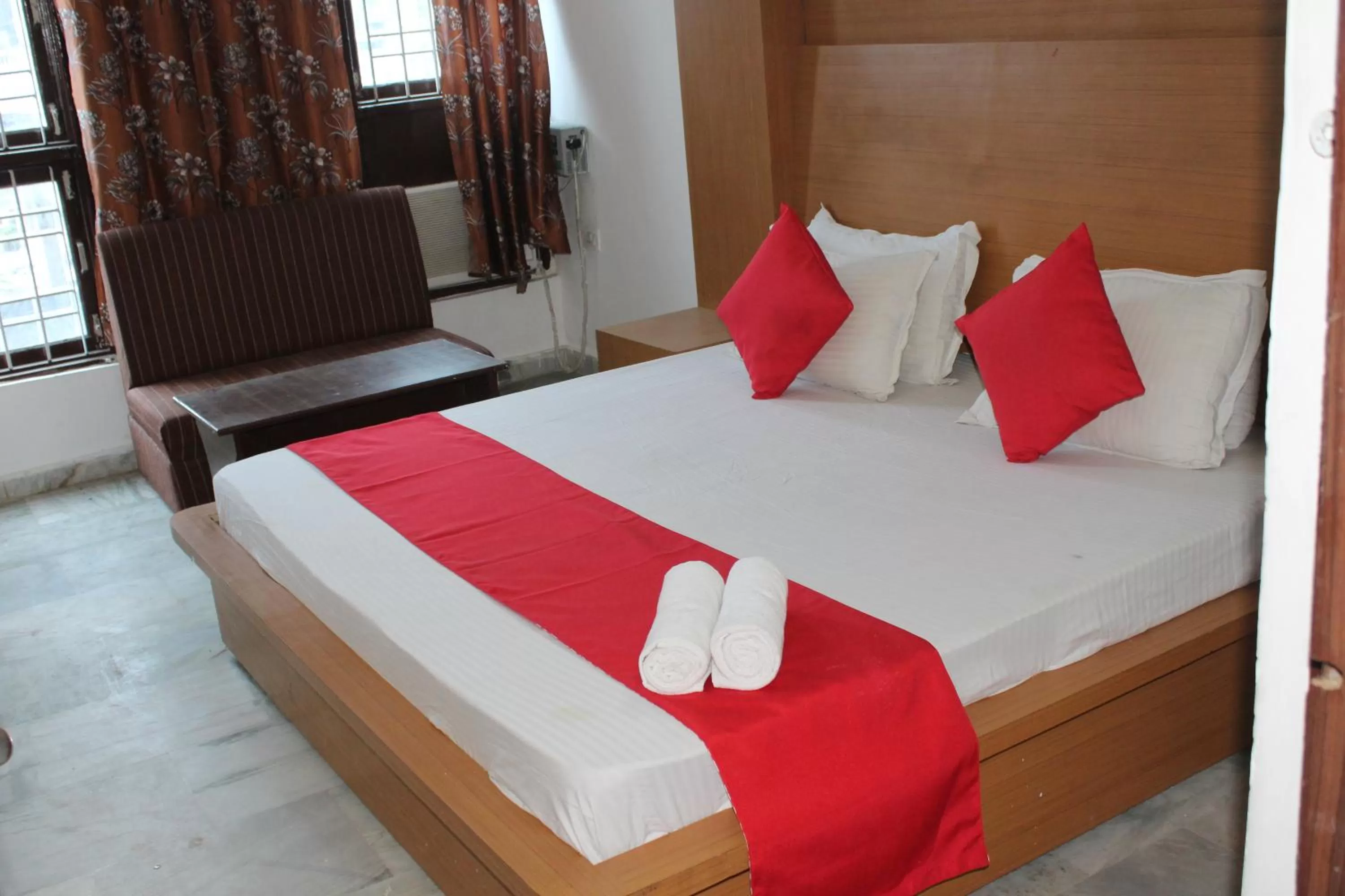 Bed in Trimrooms @ Katra Railway Station