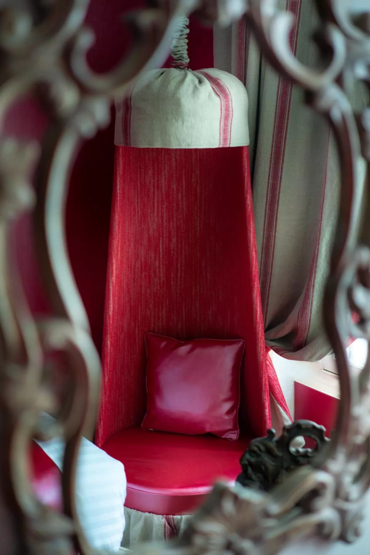 Property building in Le Temple De Jeanne