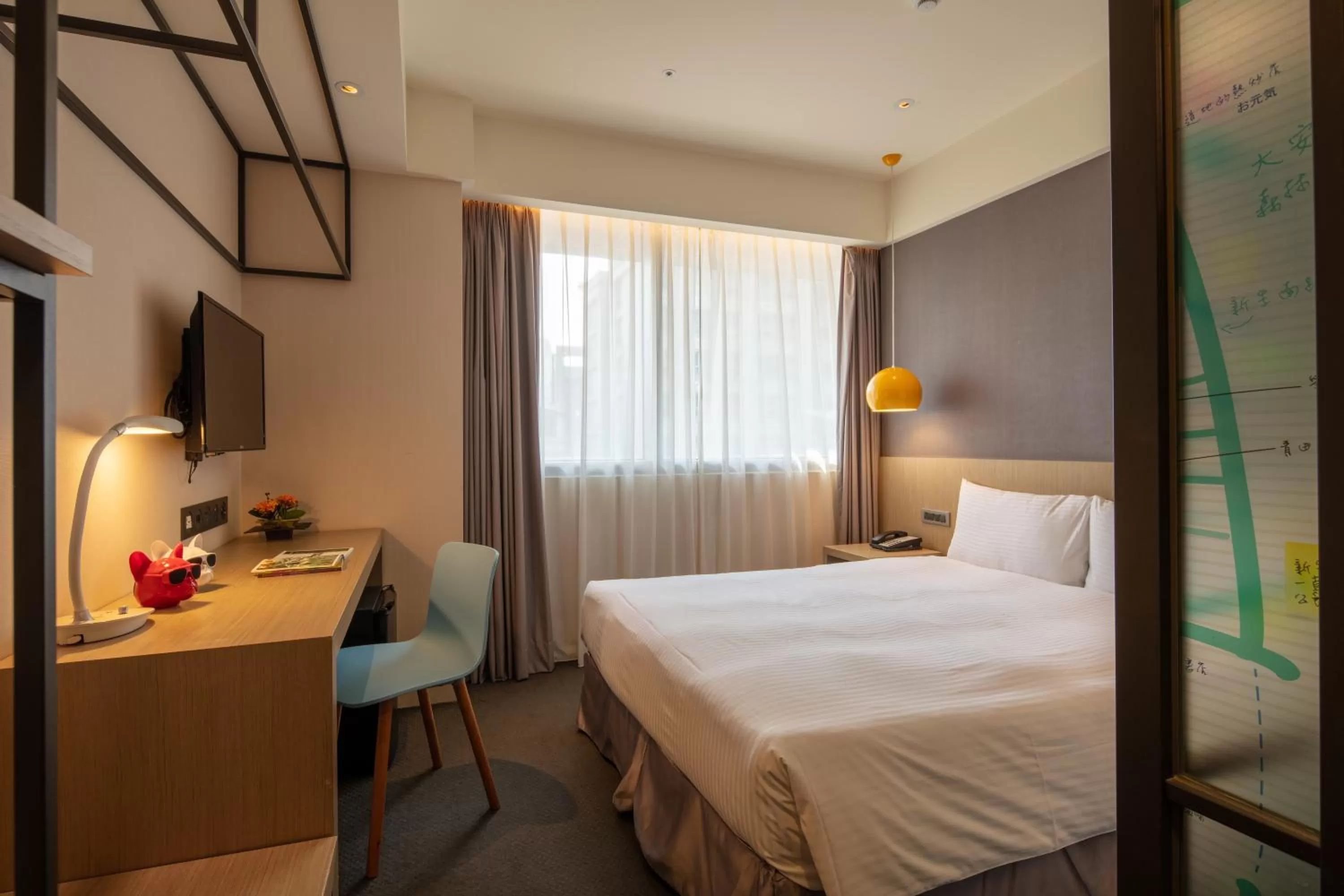 Photo of the whole room, Bed in Chaiin Hotel - Dongmen