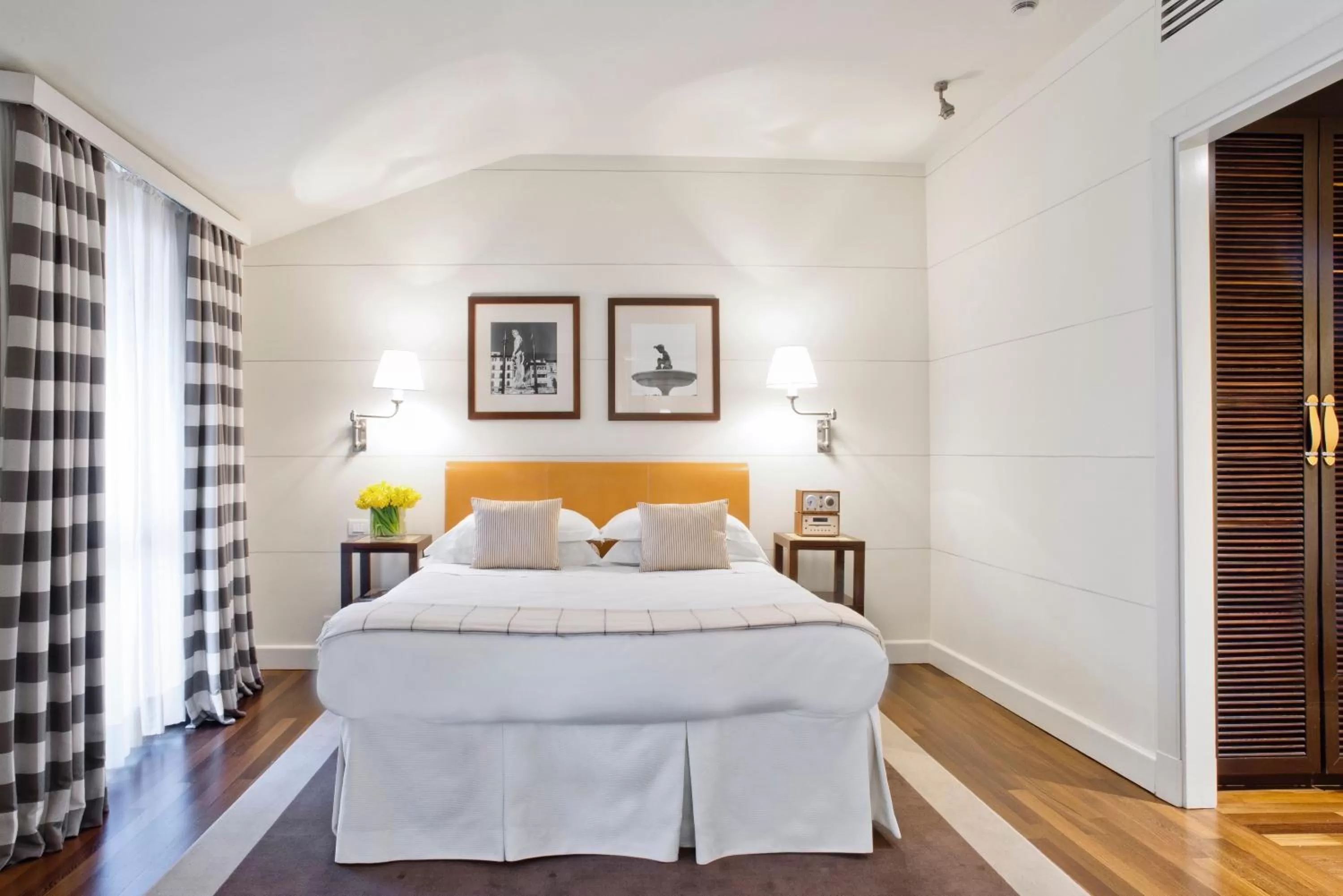 Classic Double Room with City View in Gallery Hotel Art - Lungarno Collection