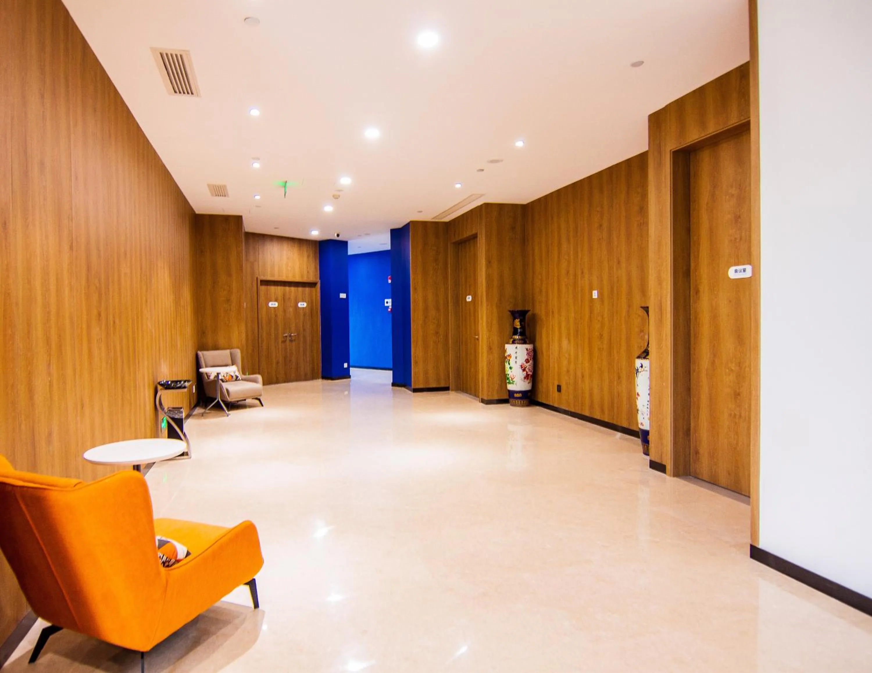 Meeting/conference room in Holiday Inn Express Tianjin Airport East by IHG