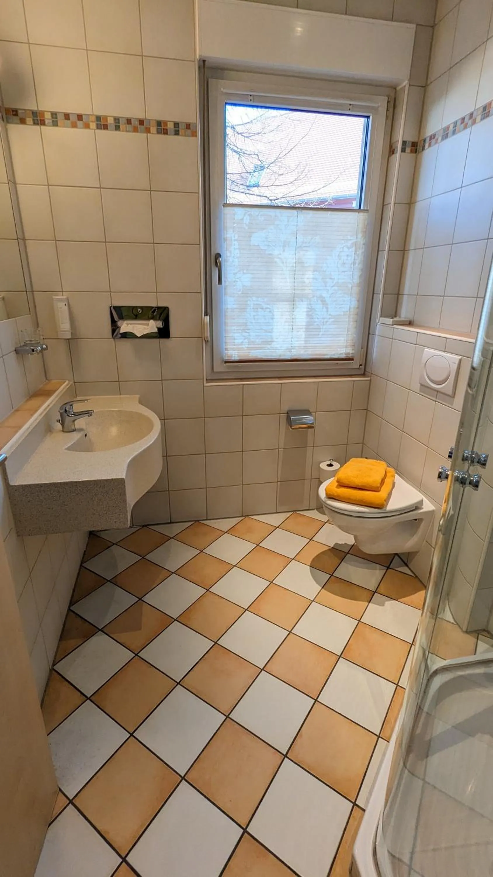 Shower in Ambient Hotel am Europakanal