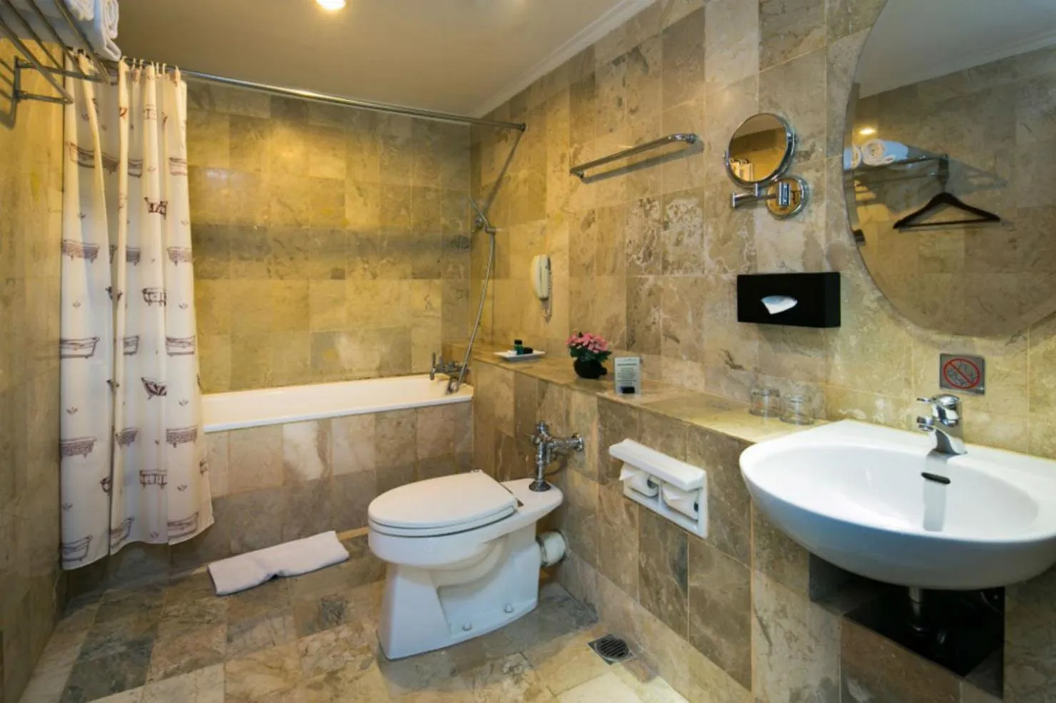 Bathroom in Jakarta Airport Hotel