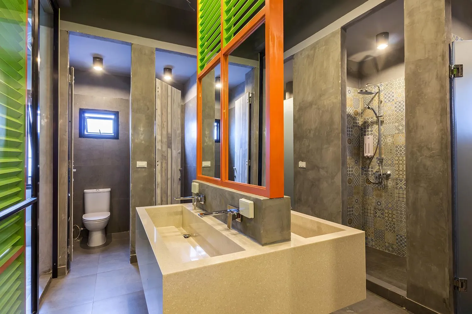 Shower in iSanook Hostel