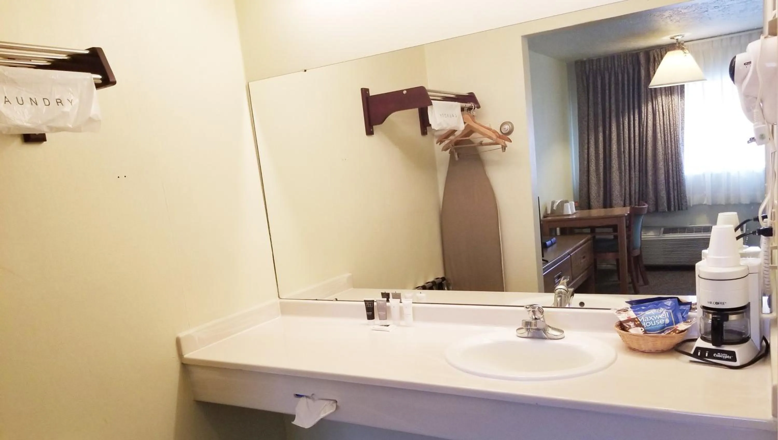 Photo of the whole room in Magnuson Hotel Ely