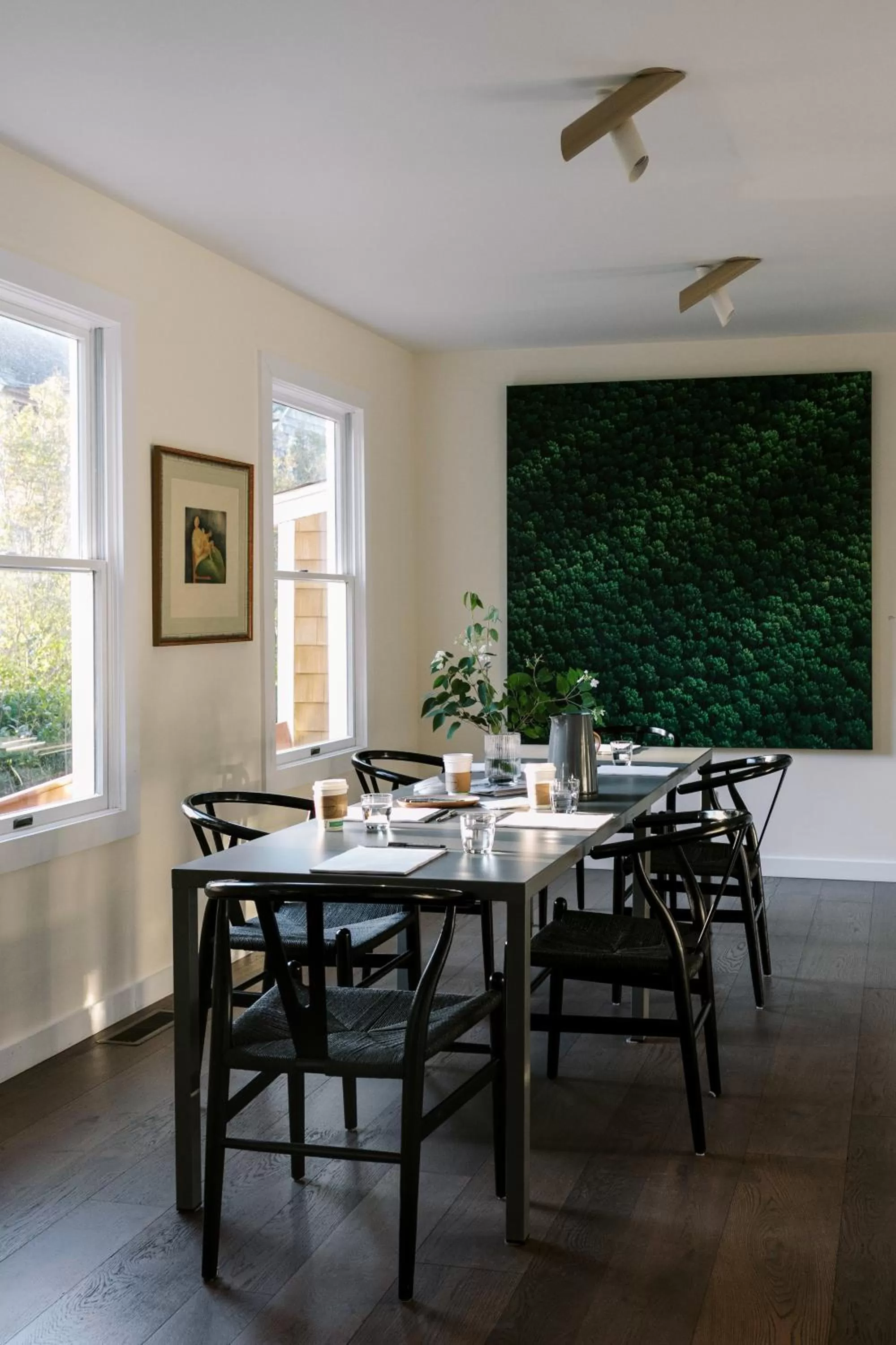 Dining area in The Roundtree, Amagansett